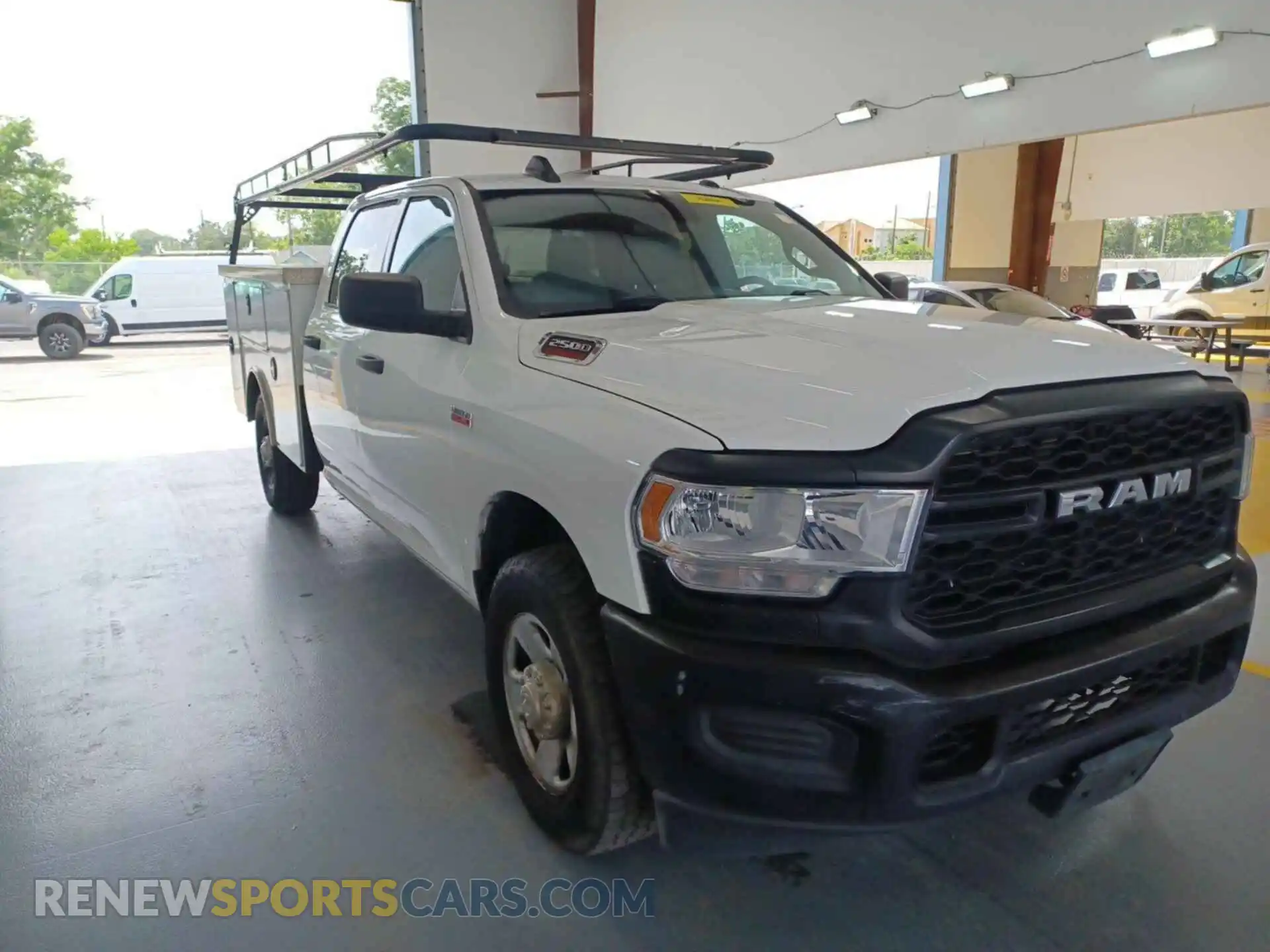 3 fotografías del automóvil dañado 3C7WR4HJ9MG530900 RAM 2500 2021