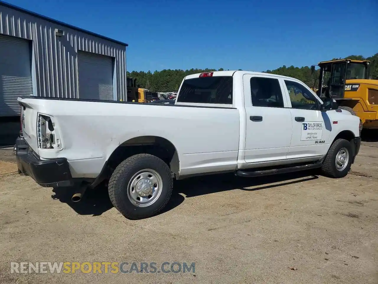 3 Photograph of a damaged car 3C6UR4HJ0NG426714 RAM 2500 2022