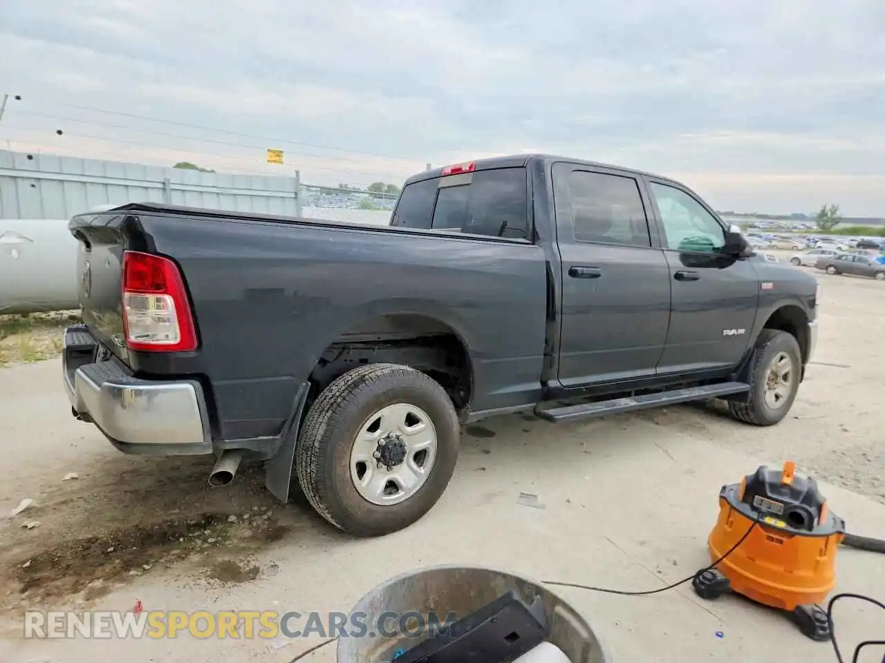3 Фотография поврежденного автомобиля 3C6UR5CJ1NG326568 RAM 2500 2022