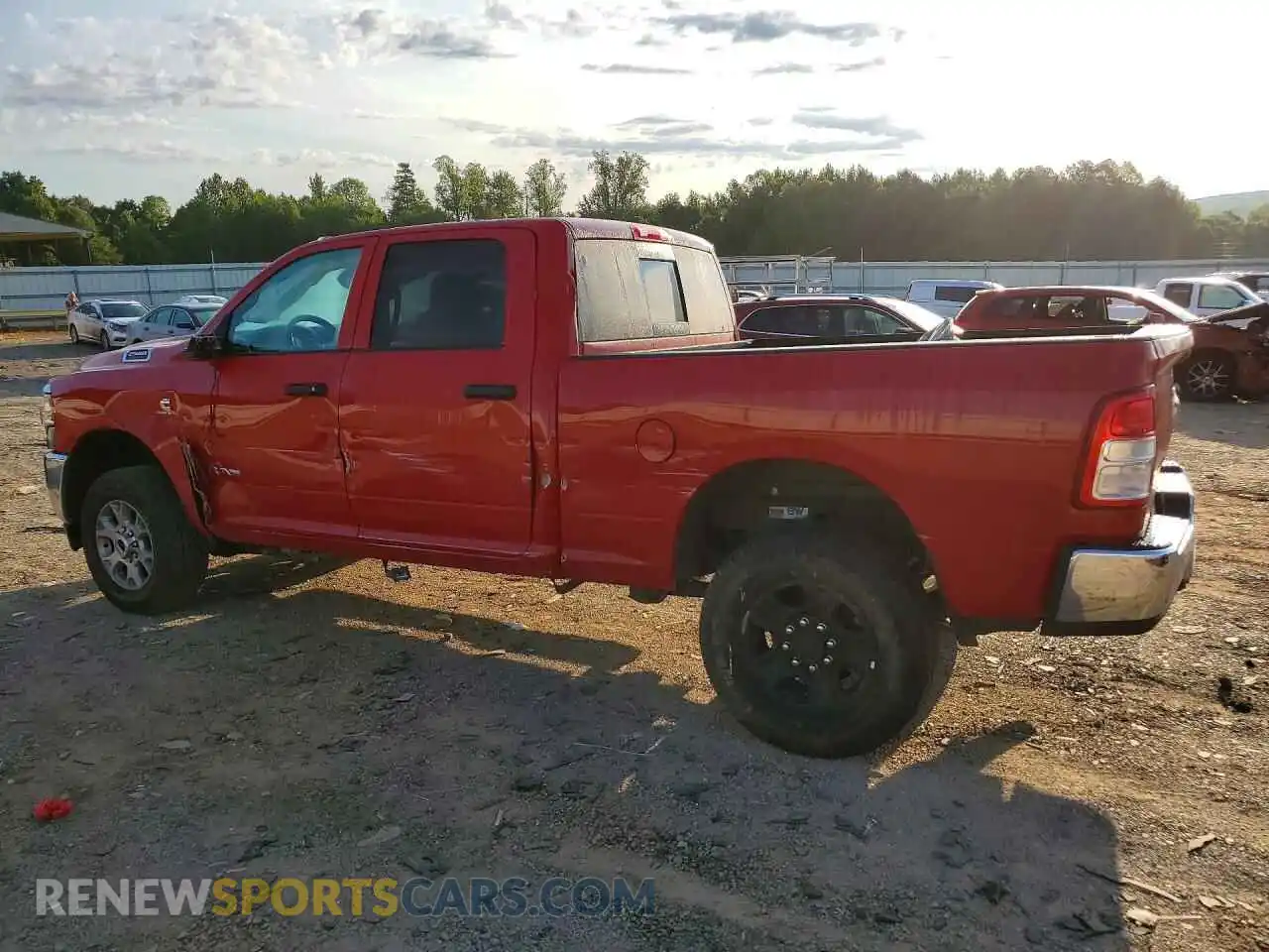 2 fotografías del automóvil dañado 3C6UR5CL2NG167755 RAM 2500 2022