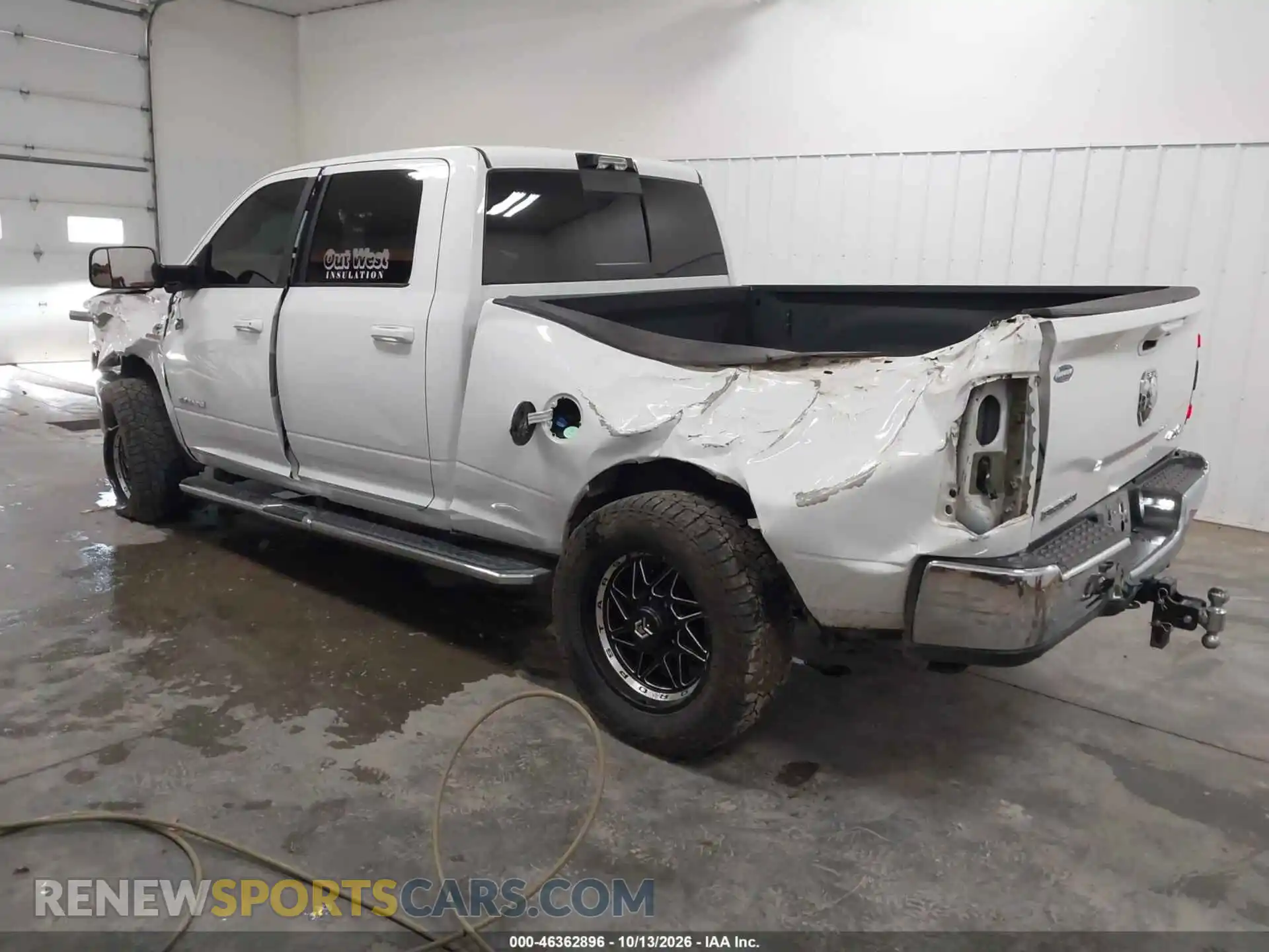 3 Photograph of a damaged car 3C6UR5DL5NG119505 RAM 2500 2022