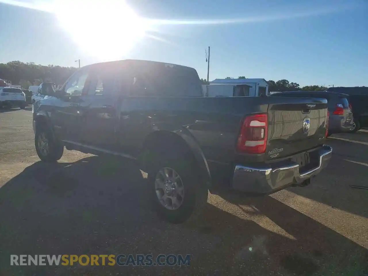 2 fotografías del automóvil dañado 3C6UR5FL2NG115893 RAM 2500 2022