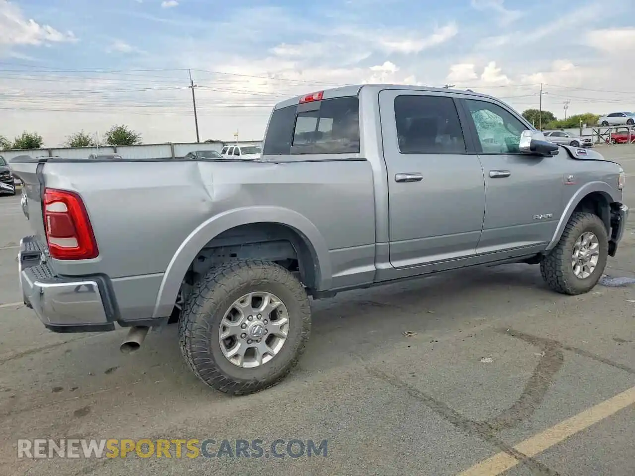3 fotografías del automóvil dañado 3C6UR5FL5NG325825 RAM 2500 2022