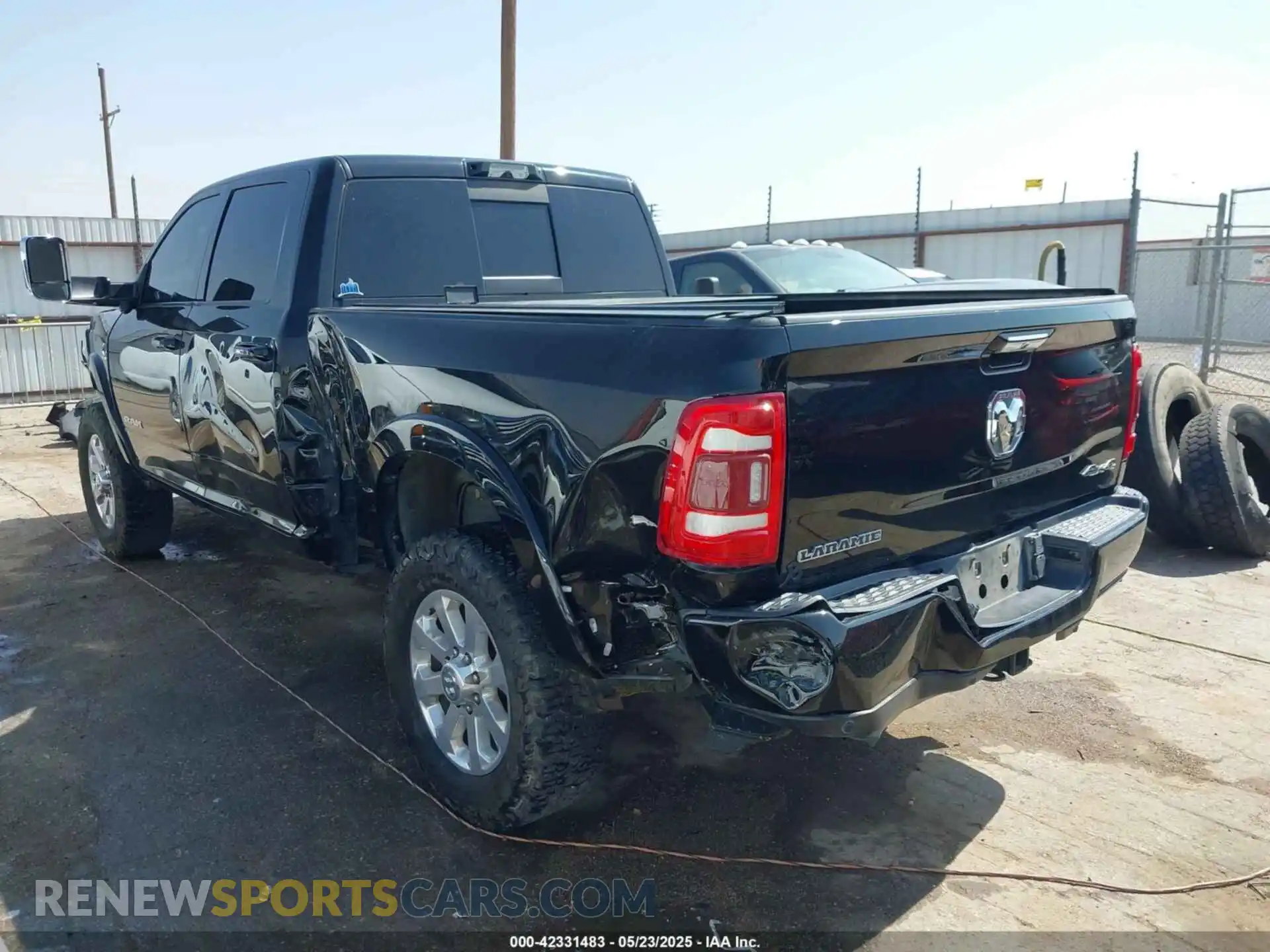 3 Photograph of a damaged car 3C6UR5FL6NG361636 RAM 2500 2022