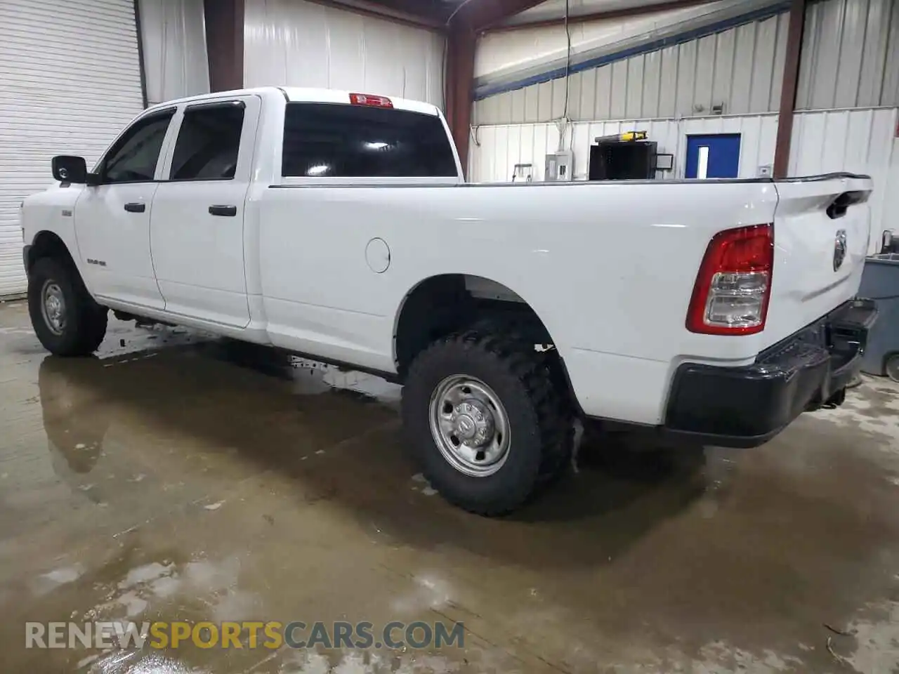 2 Photograph of a damaged car 3C6UR5HJ2NG202253 RAM 2500 2022