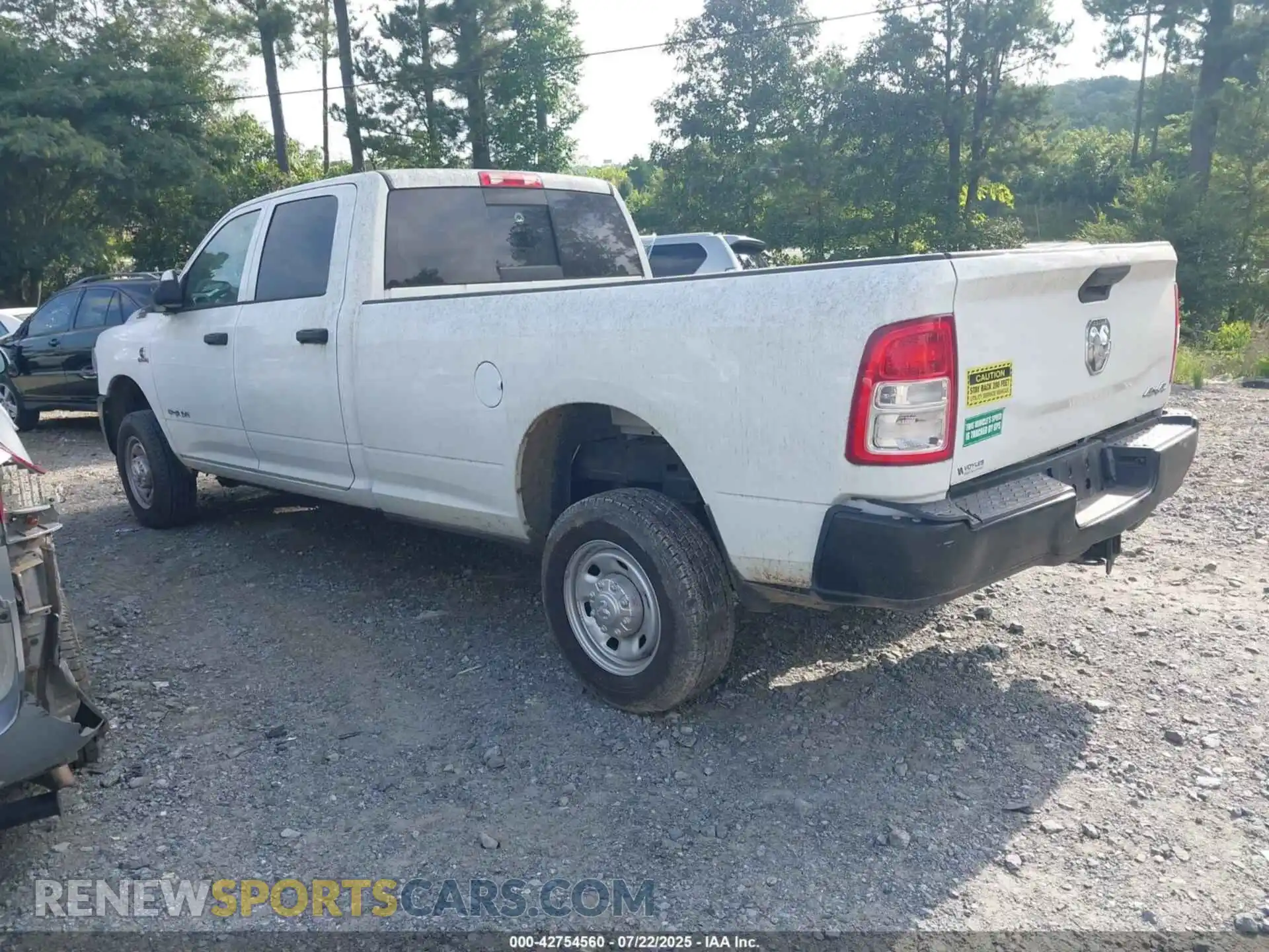 3 Photograph of a damaged car 3C6UR5HL2NG322815 RAM 2500 2022
