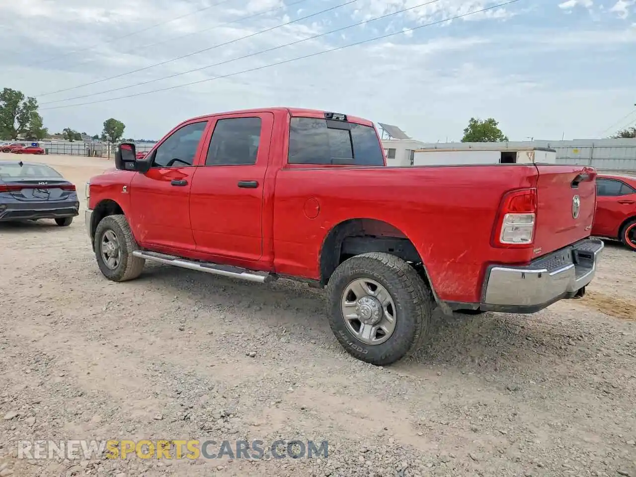 2 fotografías del automóvil dañado 3C6UR5CL2PG566474 RAM 2500 2023