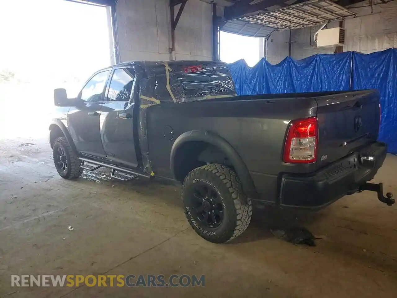 2 fotografías del automóvil dañado 3C6TR5CJ9RG234318 RAM 2500 2024