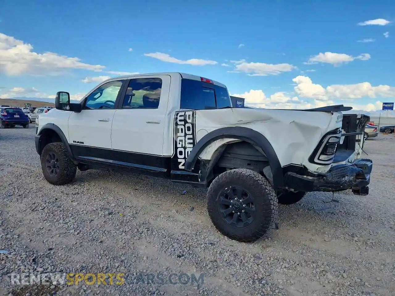 2 fotografías del automóvil dañado 3C6TR5EJ7RG345463 RAM 2500 2024