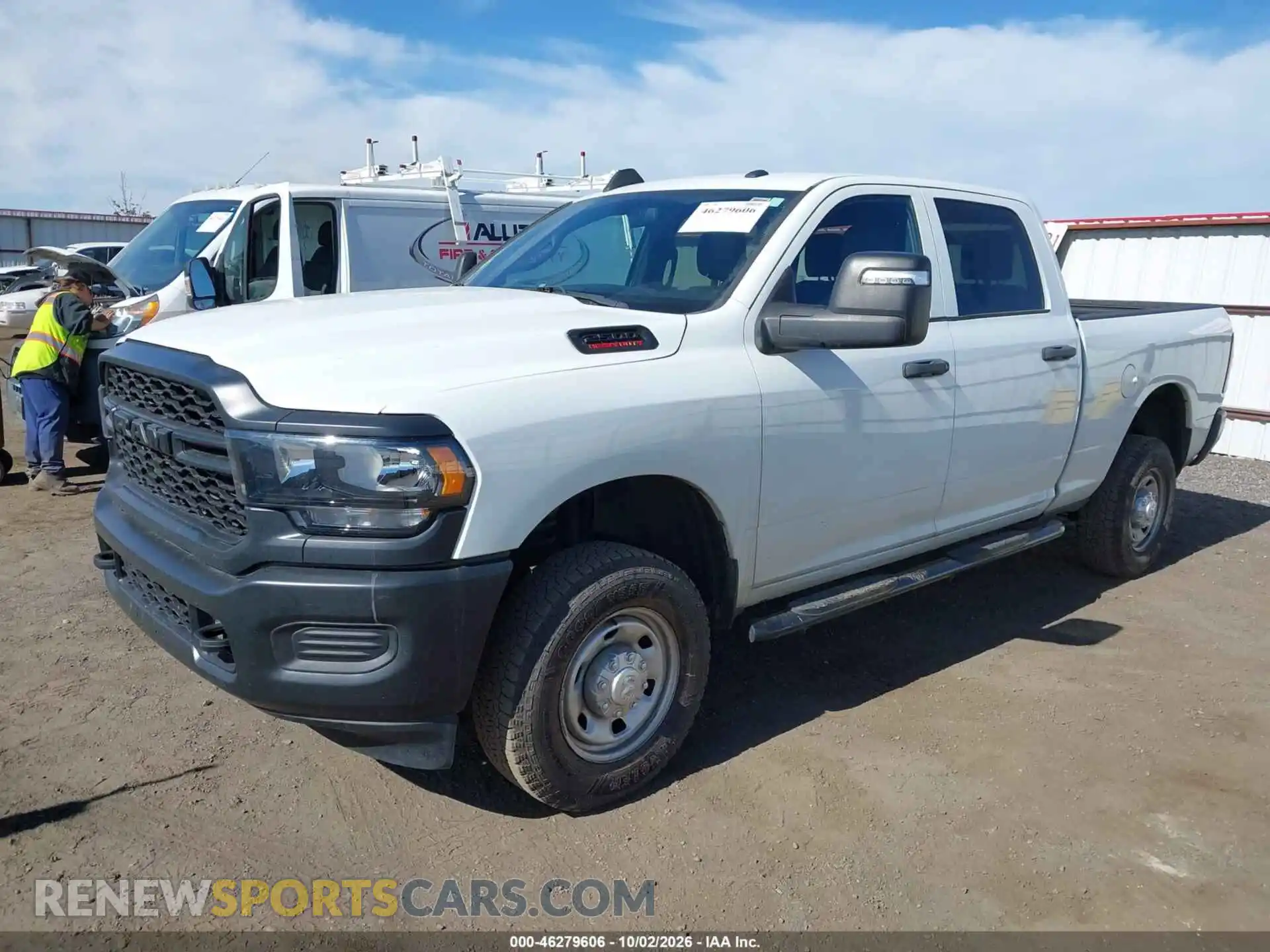 2 fotografías del automóvil dañado 3C6UR5CJXRG282169 RAM 2500 2024