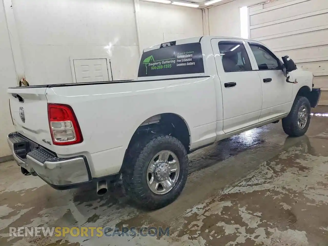 3 fotografías del automóvil dañado 3C6UR5CL2RG179412 RAM 2500 2024
