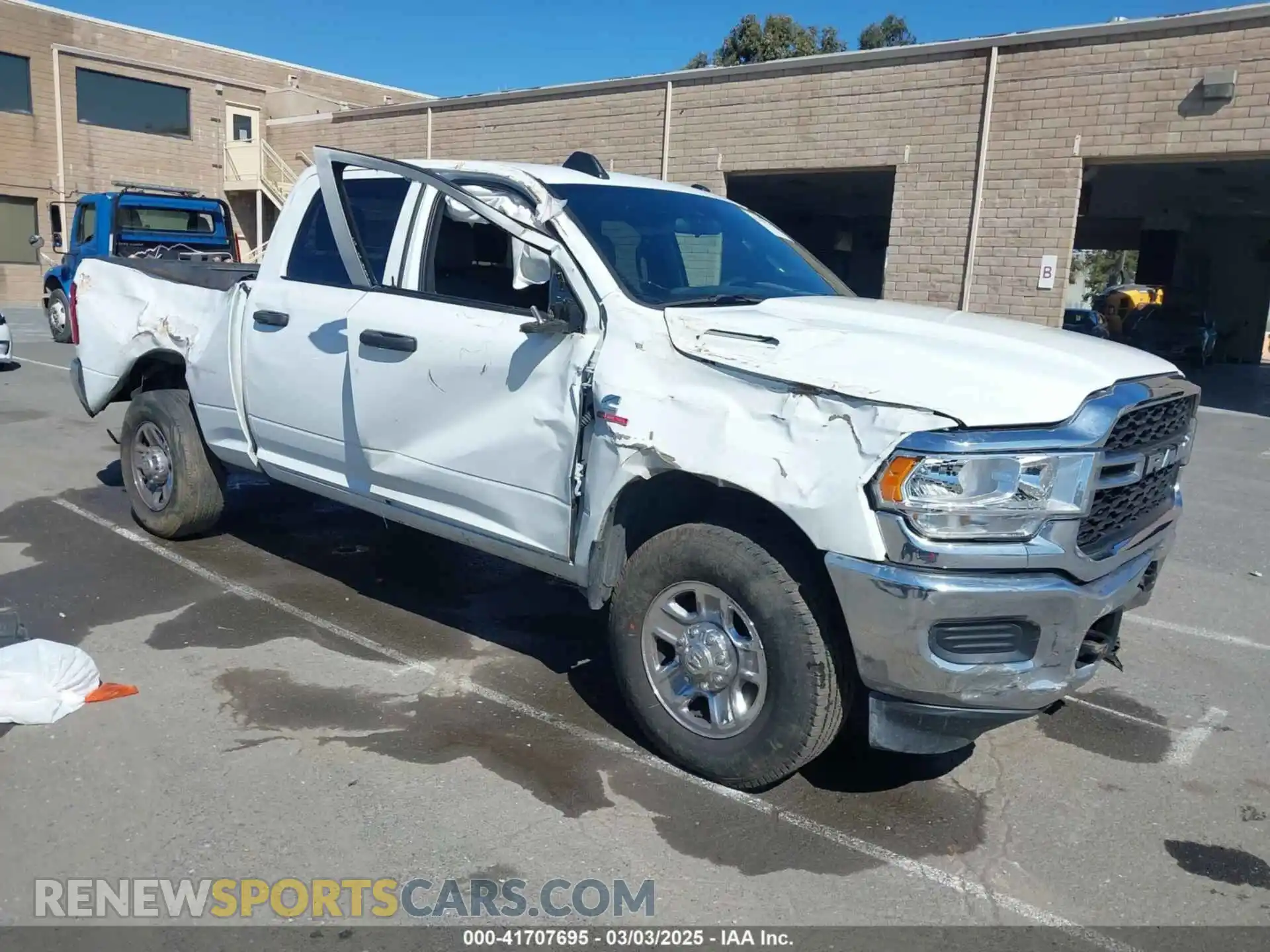 1 fotografías del automóvil dañado 3C6UR5CL4RG223796 RAM 2500 2024