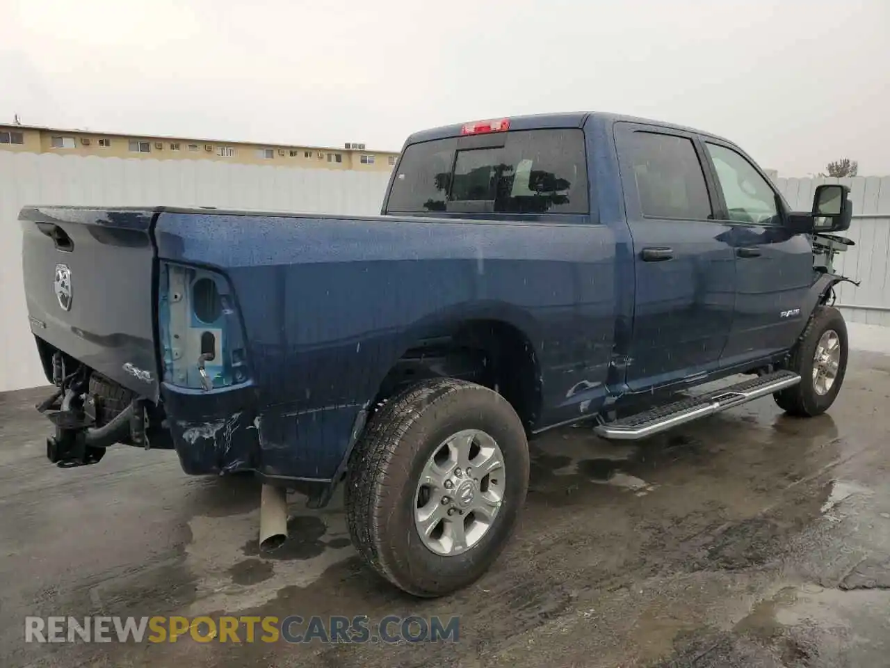 3 fotografías del automóvil dañado 3C6UR5DJ3RG380684 RAM 2500 2024