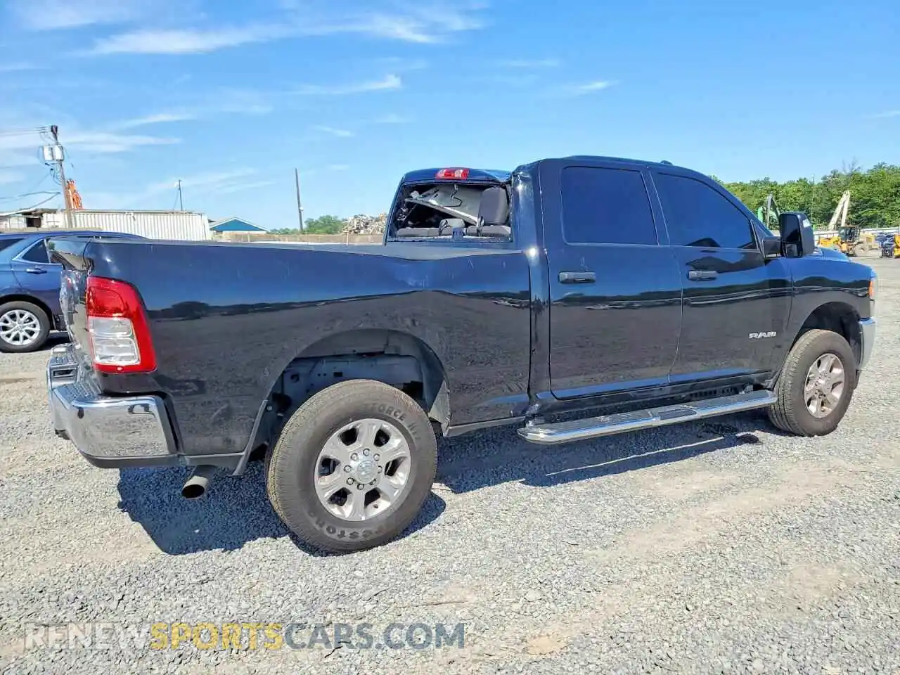 3 fotografías del automóvil dañado 3C6UR5DJ8RG386495 RAM 2500 2024