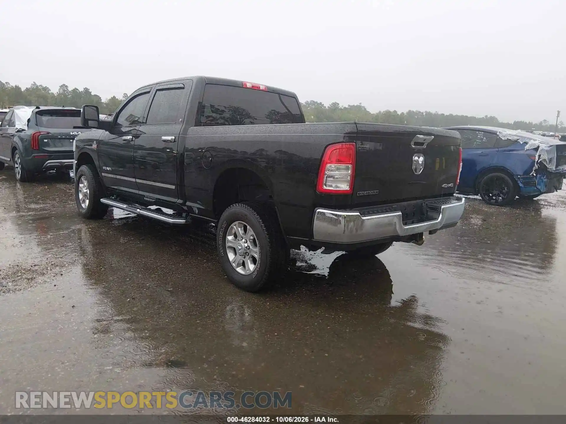 3 fotografías del automóvil dañado 3C6UR5DJ8RG406132 RAM 2500 2024