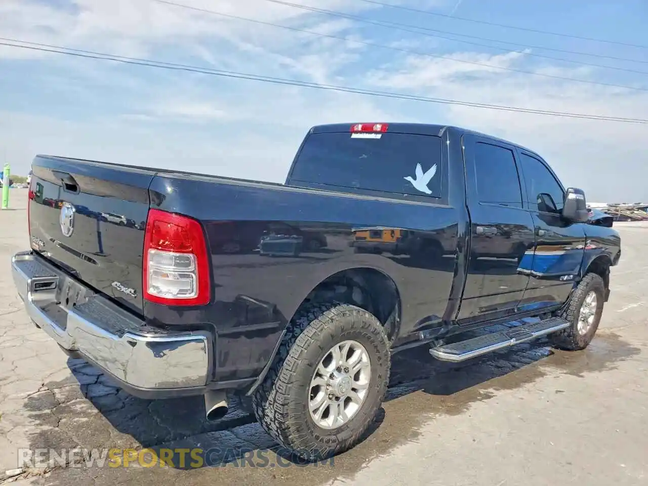3 fotografías del automóvil dañado 3C6UR5DL4RG338557 RAM 2500 2024