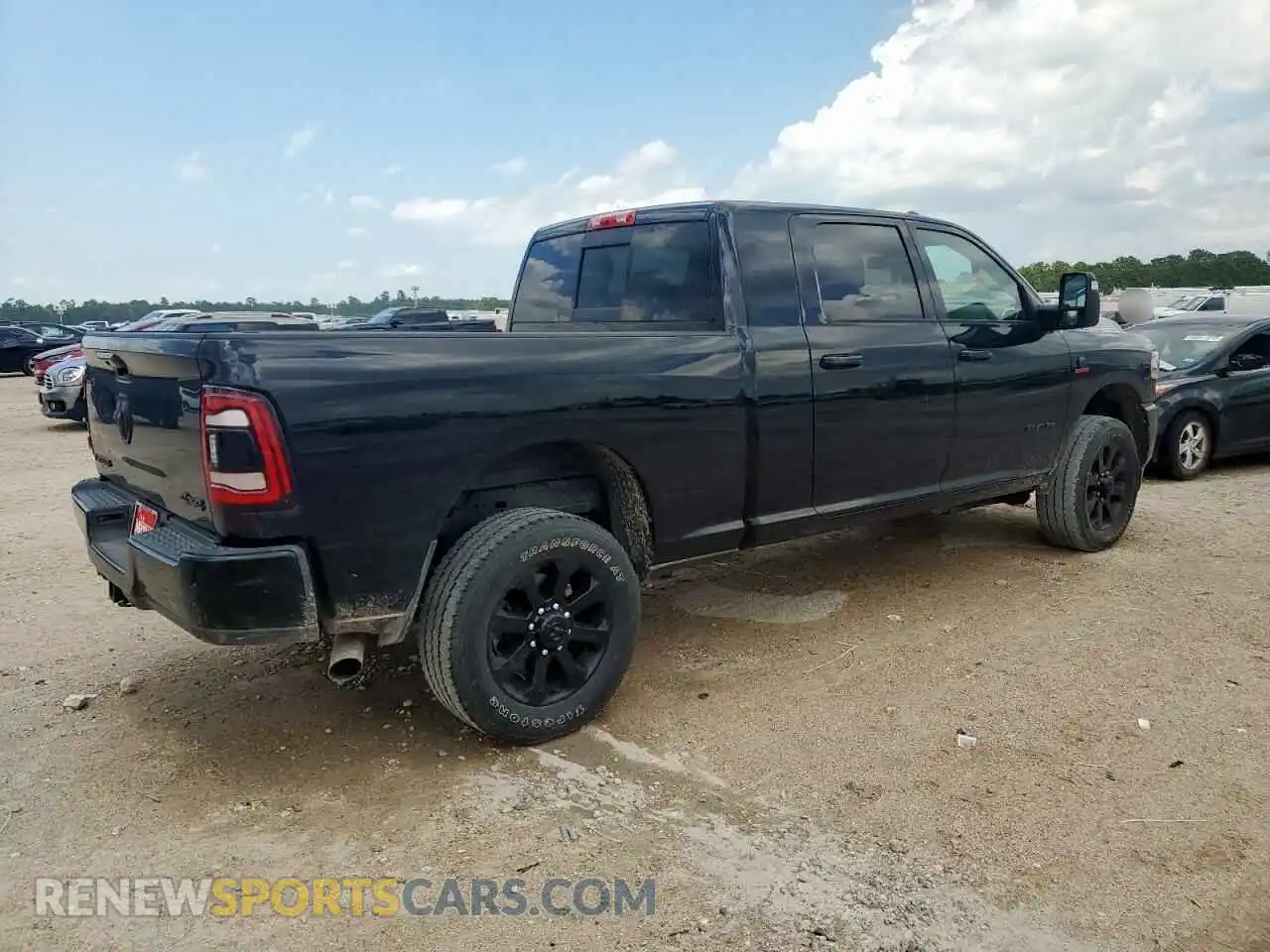 3 fotografías del automóvil dañado 3C6UR5NL7RG298604 RAM 2500 2024