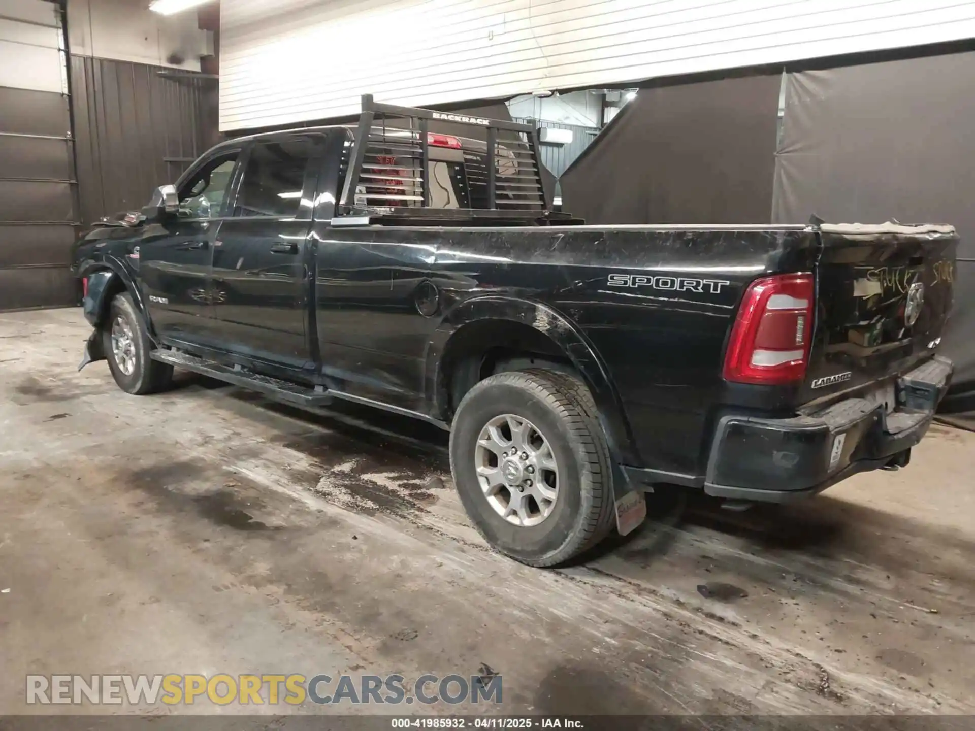 3 Photograph of a damaged car 3C63R3JL0KG600617 RAM 3500 2019