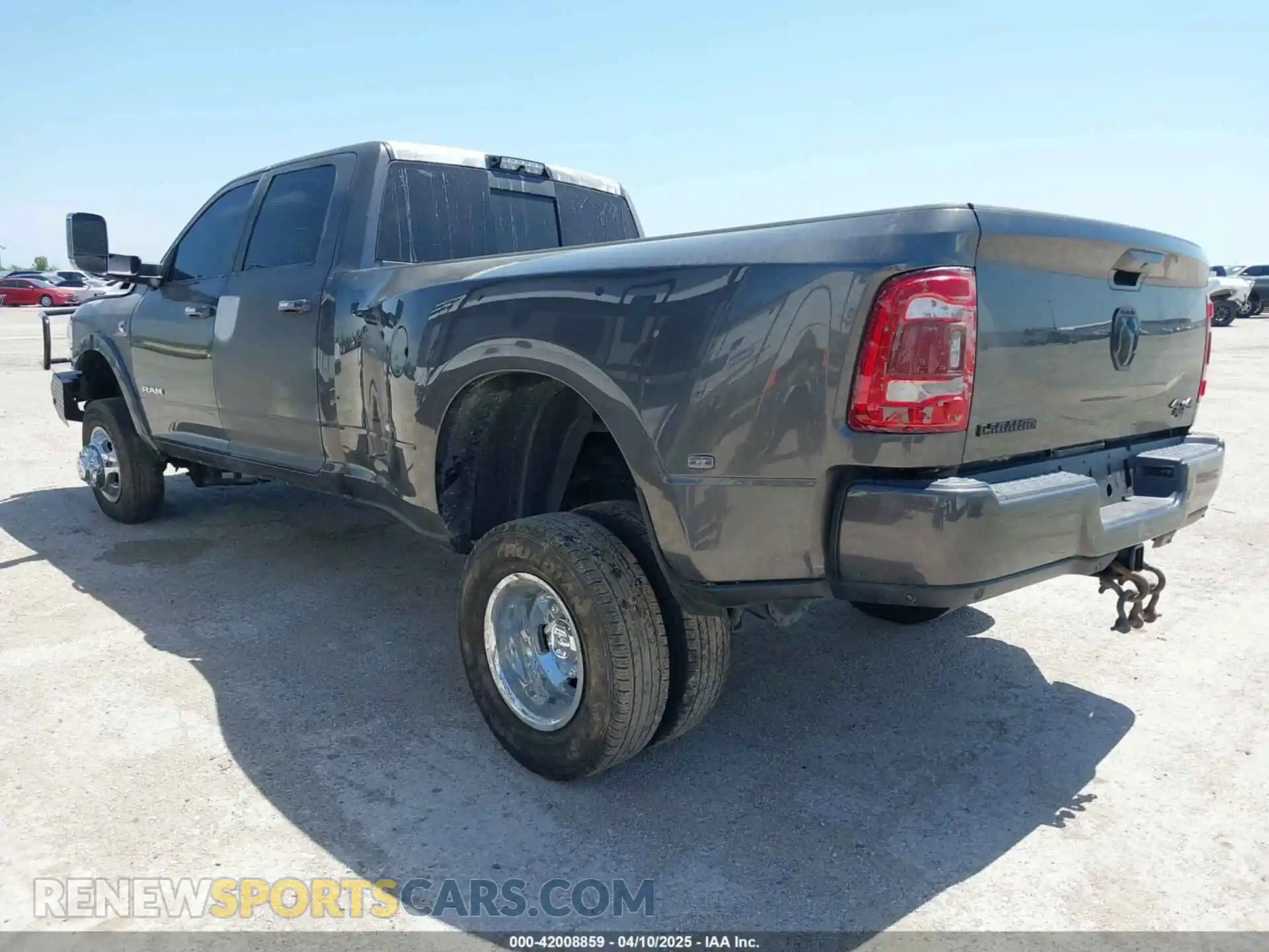 3 Photograph of a damaged car 3C63RRJL8KG662916 RAM 3500 2019