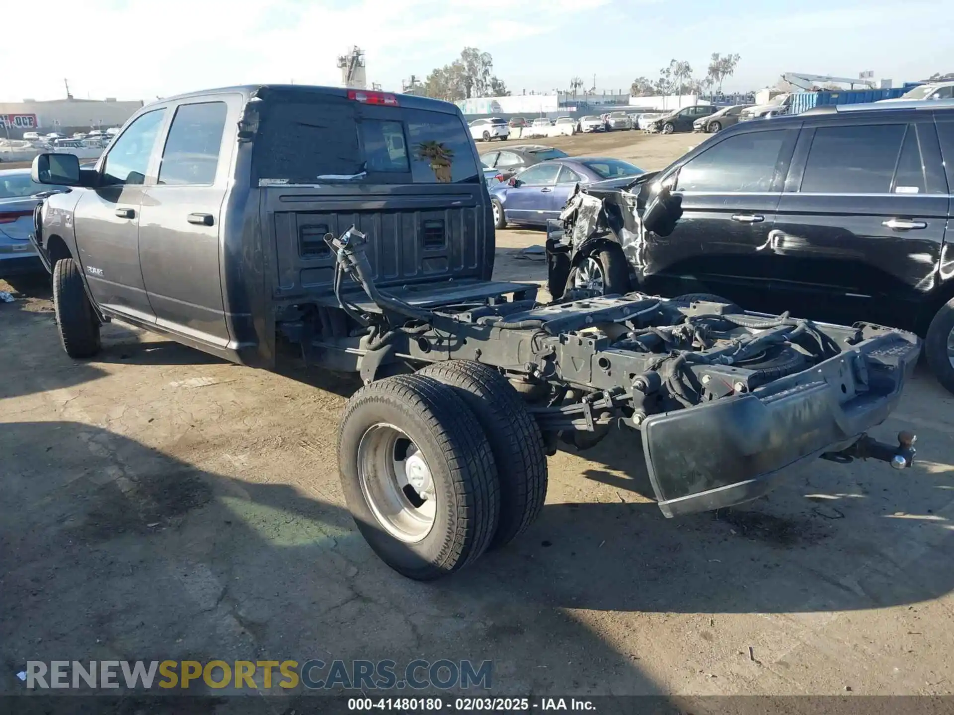 3 Photograph of a damaged car 3C63RRGL6NG316195 RAM 3500 2022