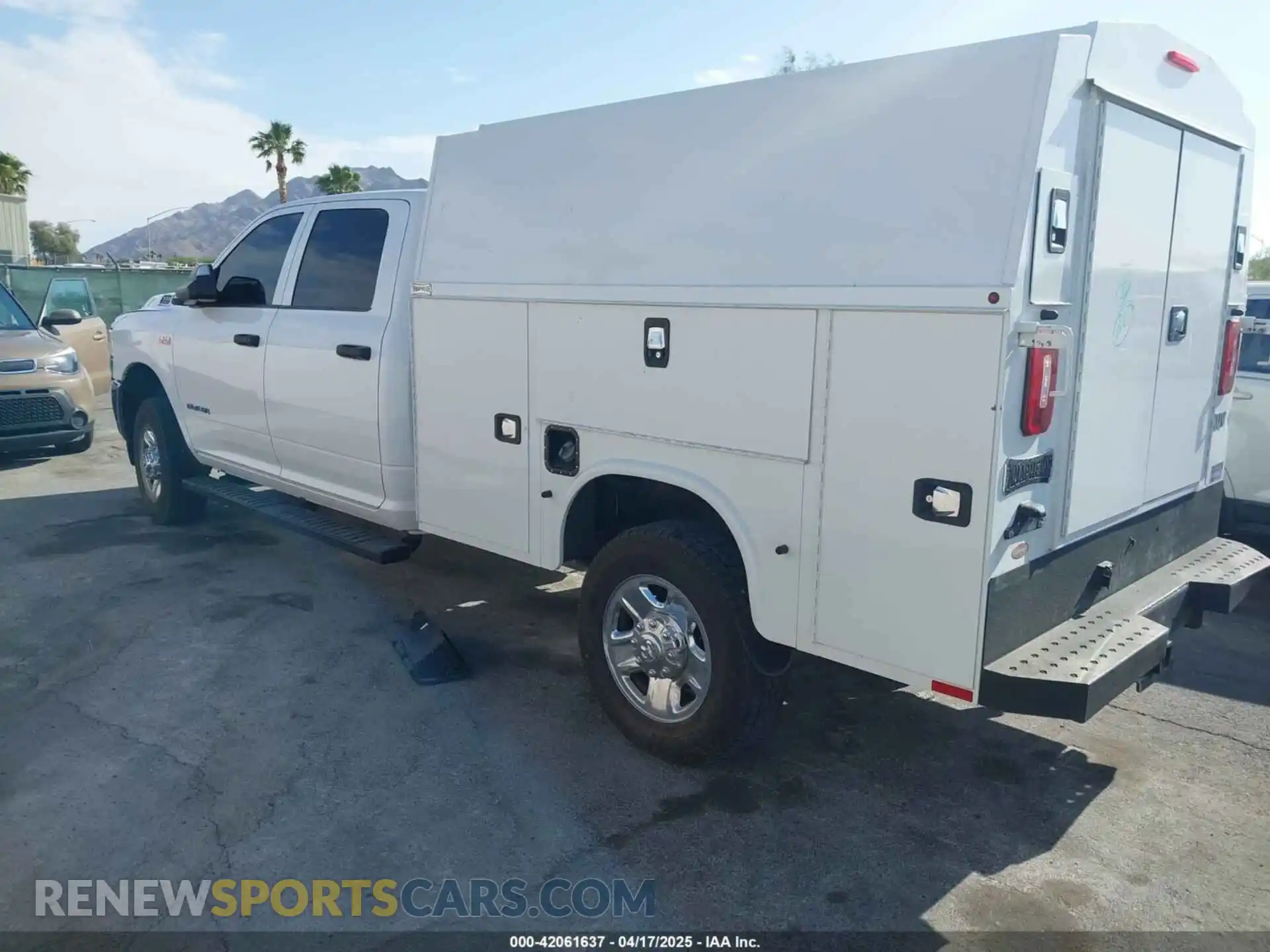 3 Photograph of a damaged car 3C7WR3GJ0NG226450 RAM 3500 2022