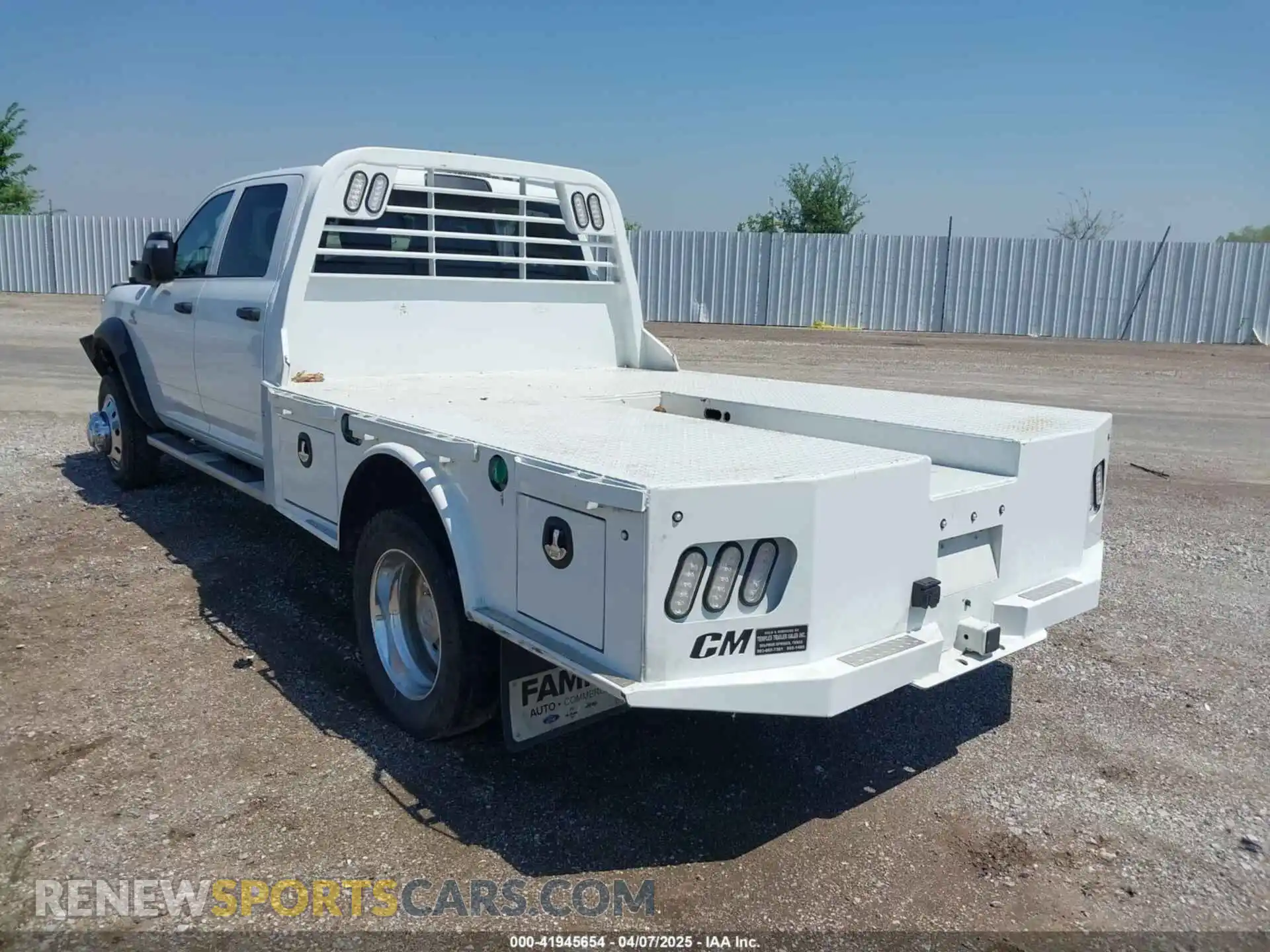 3 fotografías del automóvil dañado 3C7WRMEL2RG120100 RAM 5500 CHASSIS 2024
