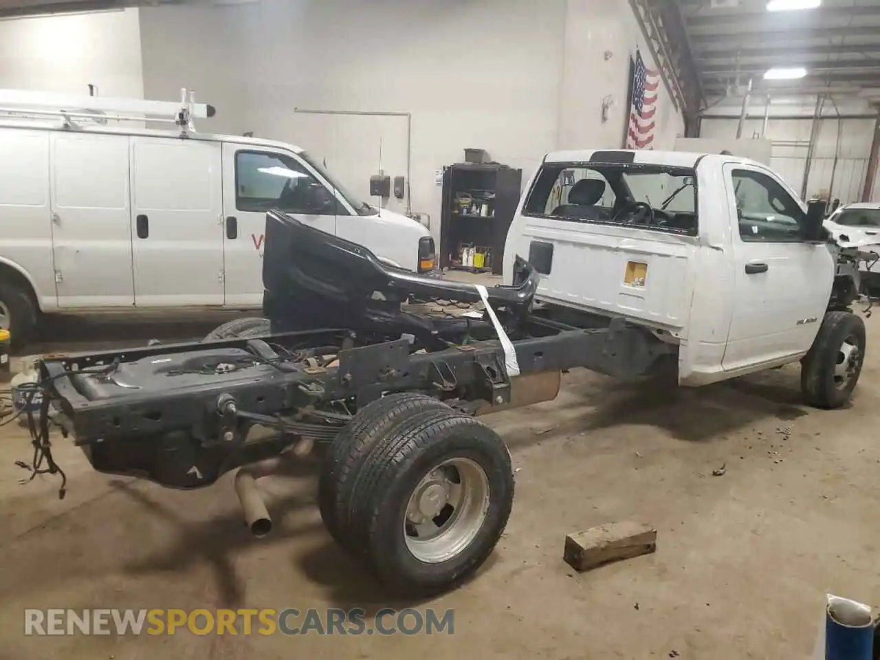 3 Photograph of a damaged car 3C7WRSBJ7NG200011 RAM All Models 2022