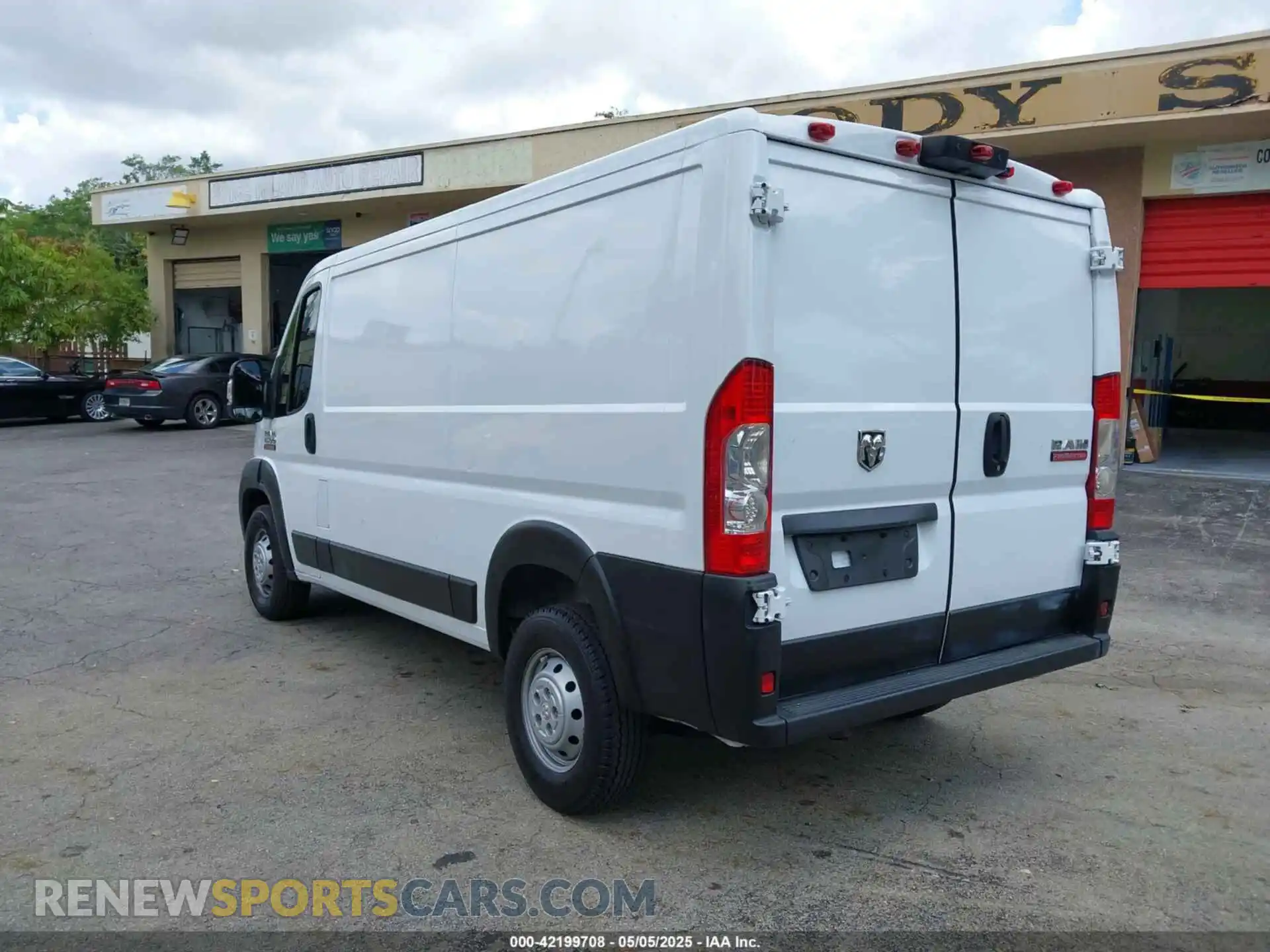 3 Фотография поврежденного автомобиля 3C6TRVAG5KE505805 RAM PROMASTER 1500 2019