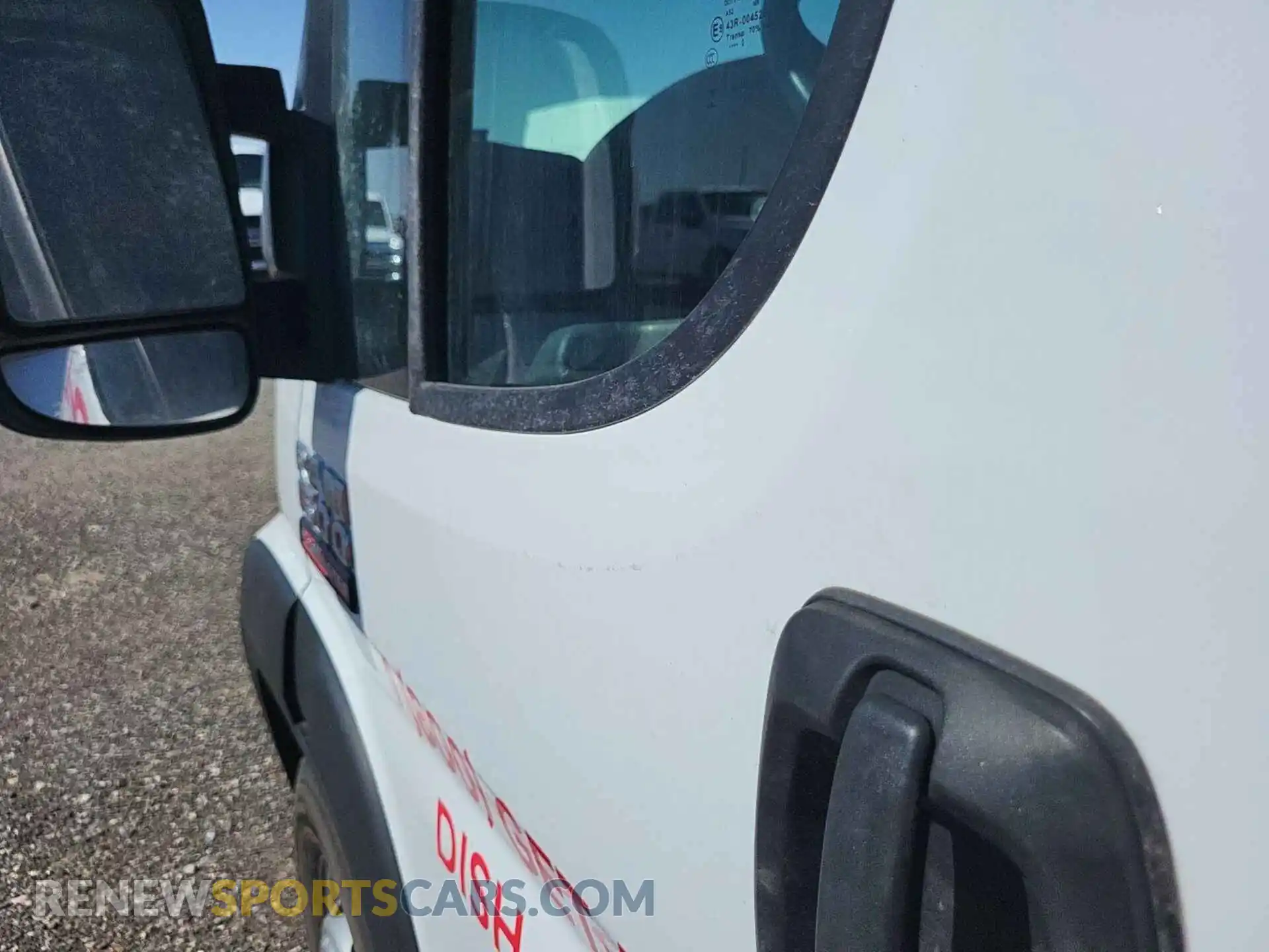 2 Photograph of a damaged car 3C6TRVAGXLE135341 RAM PROMASTER 1500 2020