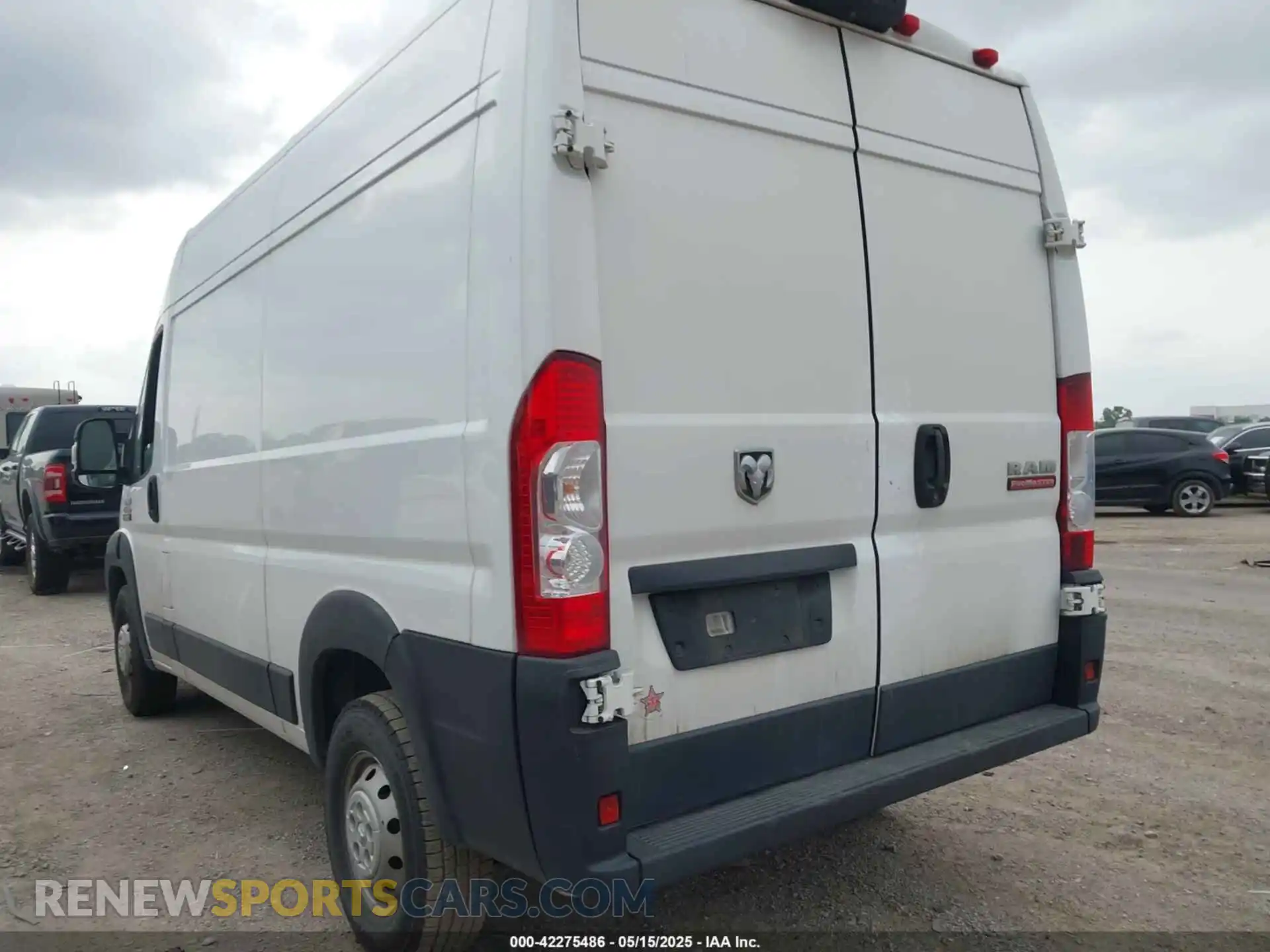 3 Фотография поврежденного автомобиля 3C6TRVBG3LE132005 RAM PROMASTER 1500 2020