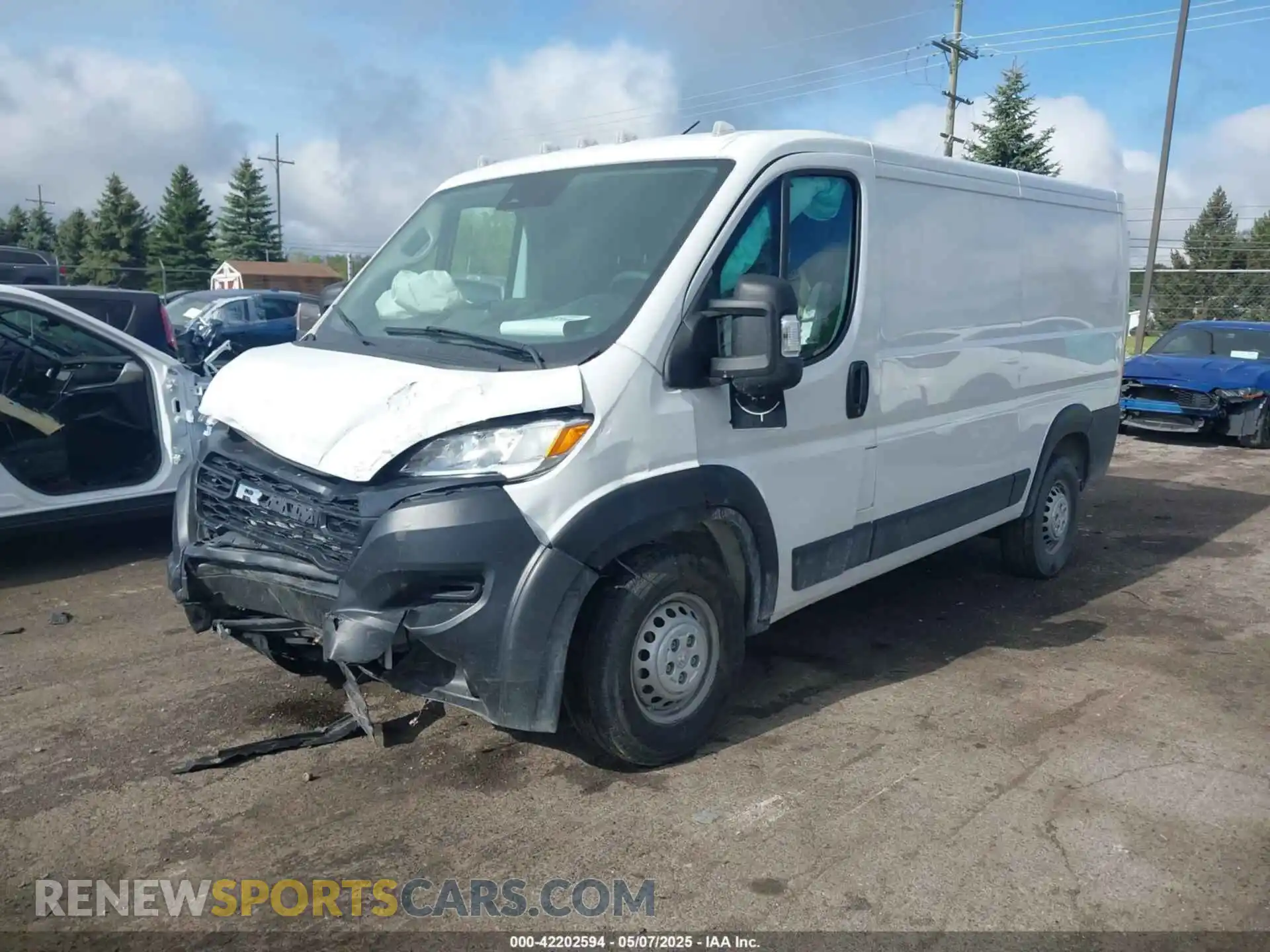 2 Photograph of a damaged car 3C6LRVAG7RE132017 RAM PROMASTER 1500 2024