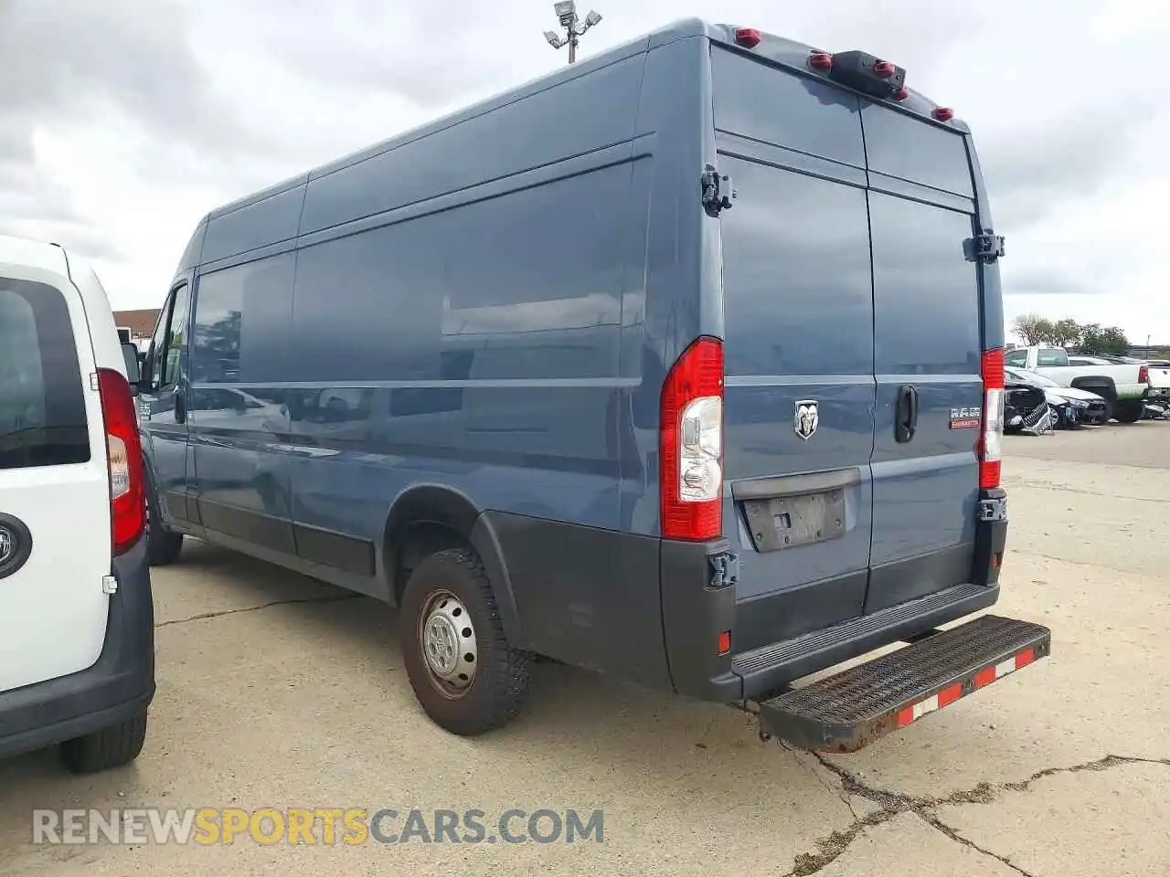 2 Photograph of a damaged car 3C6FRVJG0ME501077 RAM PROMASTER 2021