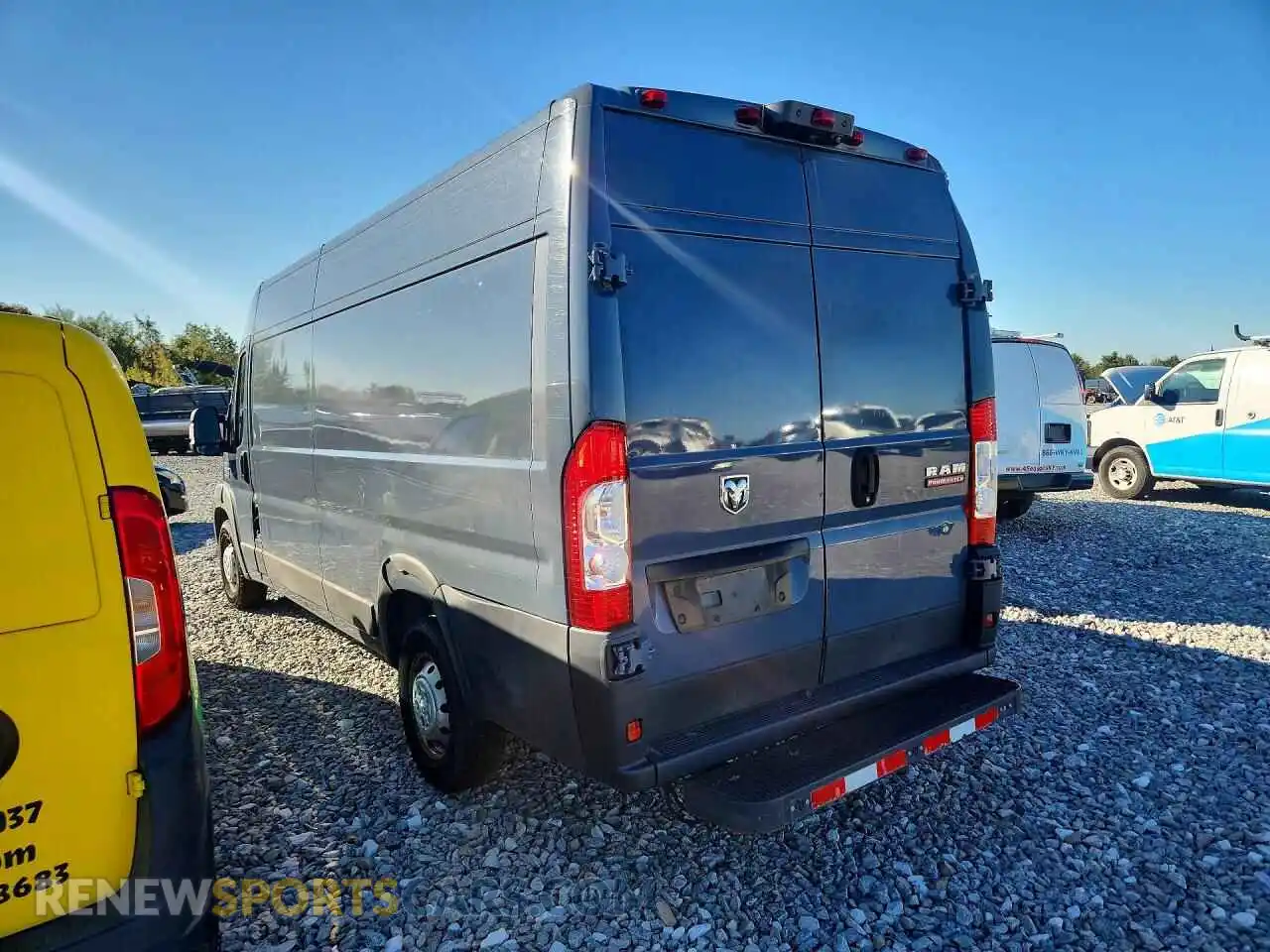 2 fotografías del automóvil dañado 3C6FRVJG3ME503485 RAM PROMASTER 2021