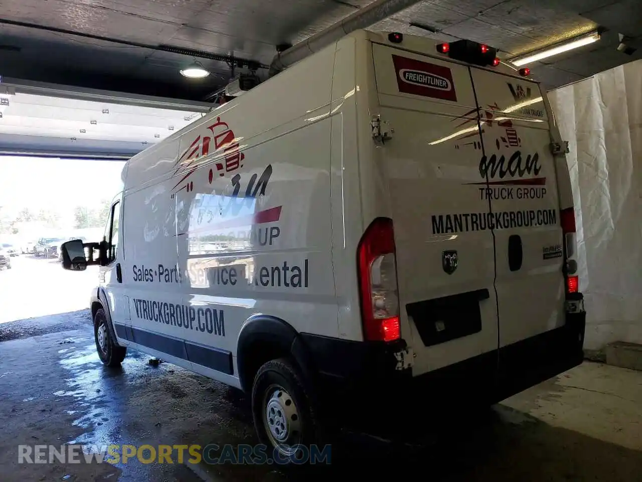 2 Photograph of a damaged car 3C6LRVDG2ME508370 RAM PROMASTER 2021