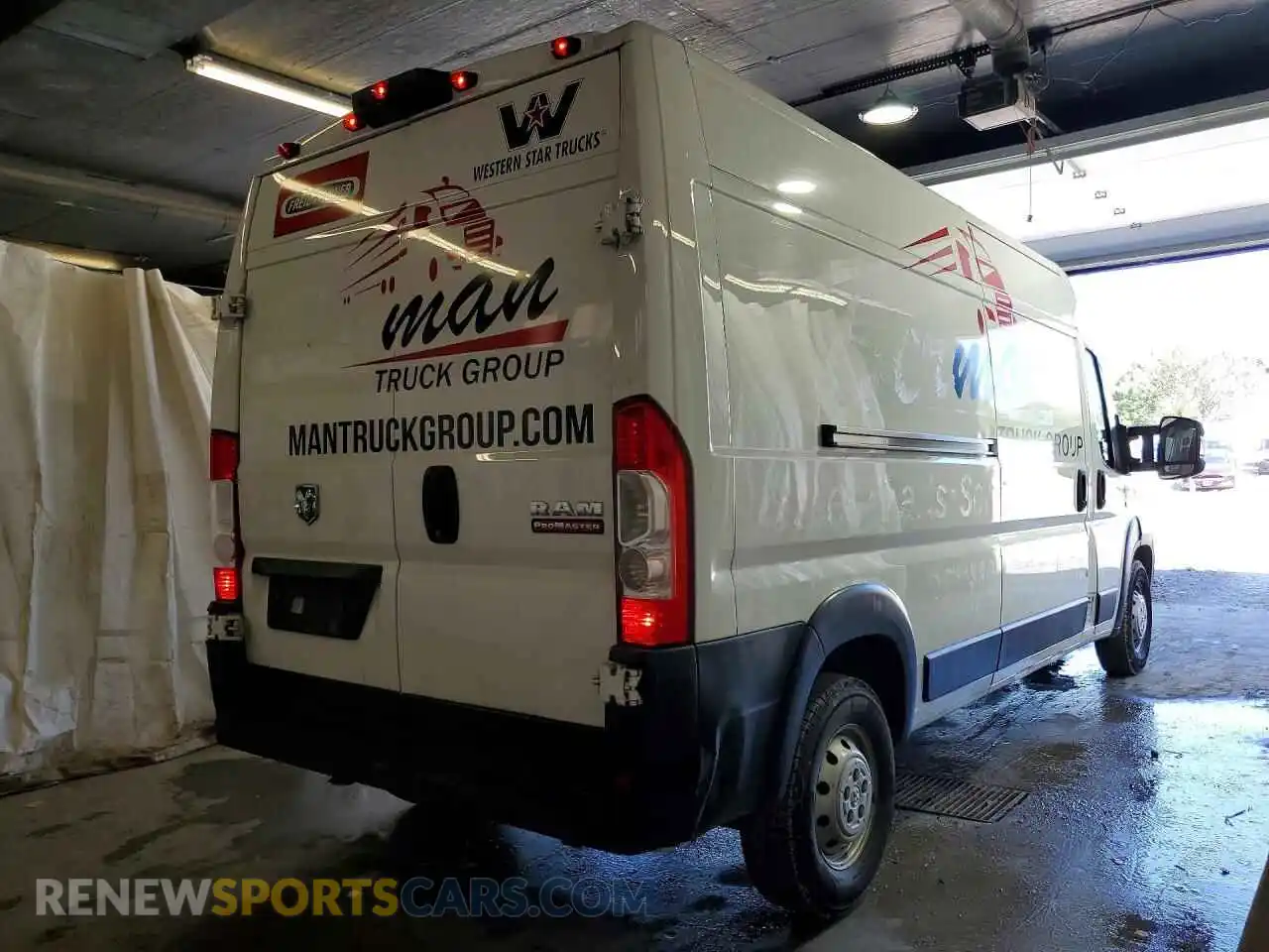 3 Photograph of a damaged car 3C6LRVDG2ME508370 RAM PROMASTER 2021