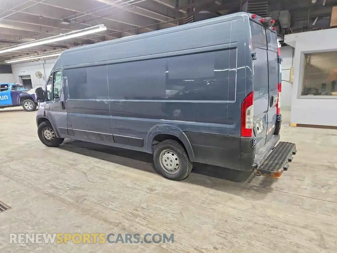 2 Photograph of a damaged car 3C6MRVJG5ME544529 RAM PROMASTER 2021