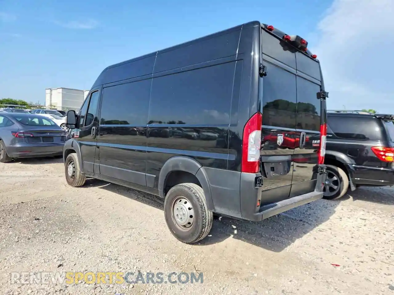 2 Photograph of a damaged car 3C6LRVBG2NE131365 RAM PROMASTER 2022