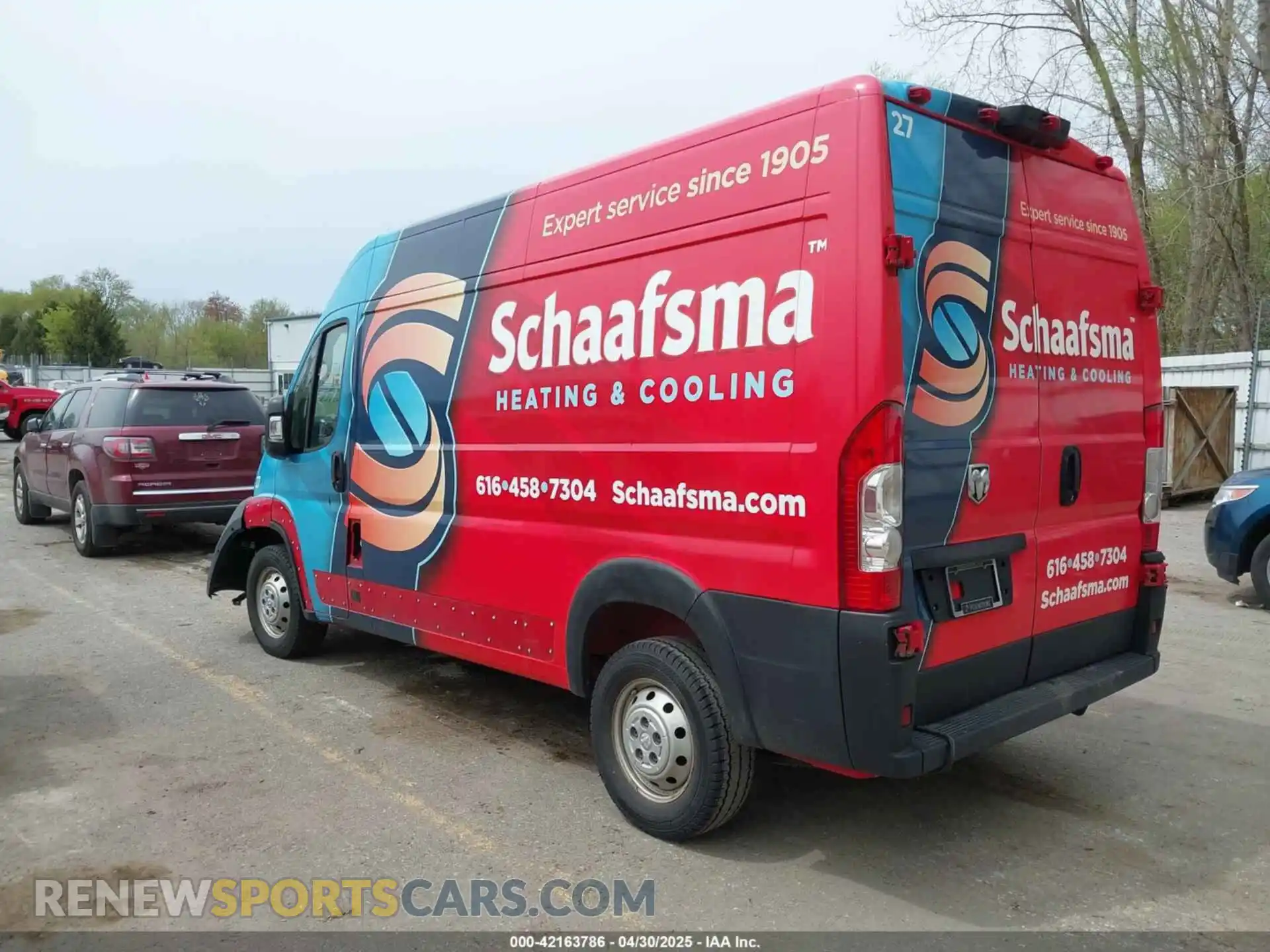 3 Photograph of a damaged car 3C6TRVCG0KE509757 RAM PROMASTER 2500 2019