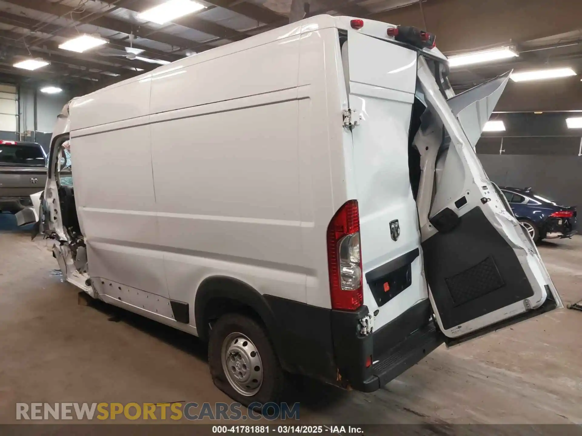 3 Фотография поврежденного автомобиля 3C6TRVCG0KE525540 RAM PROMASTER 2500 2019