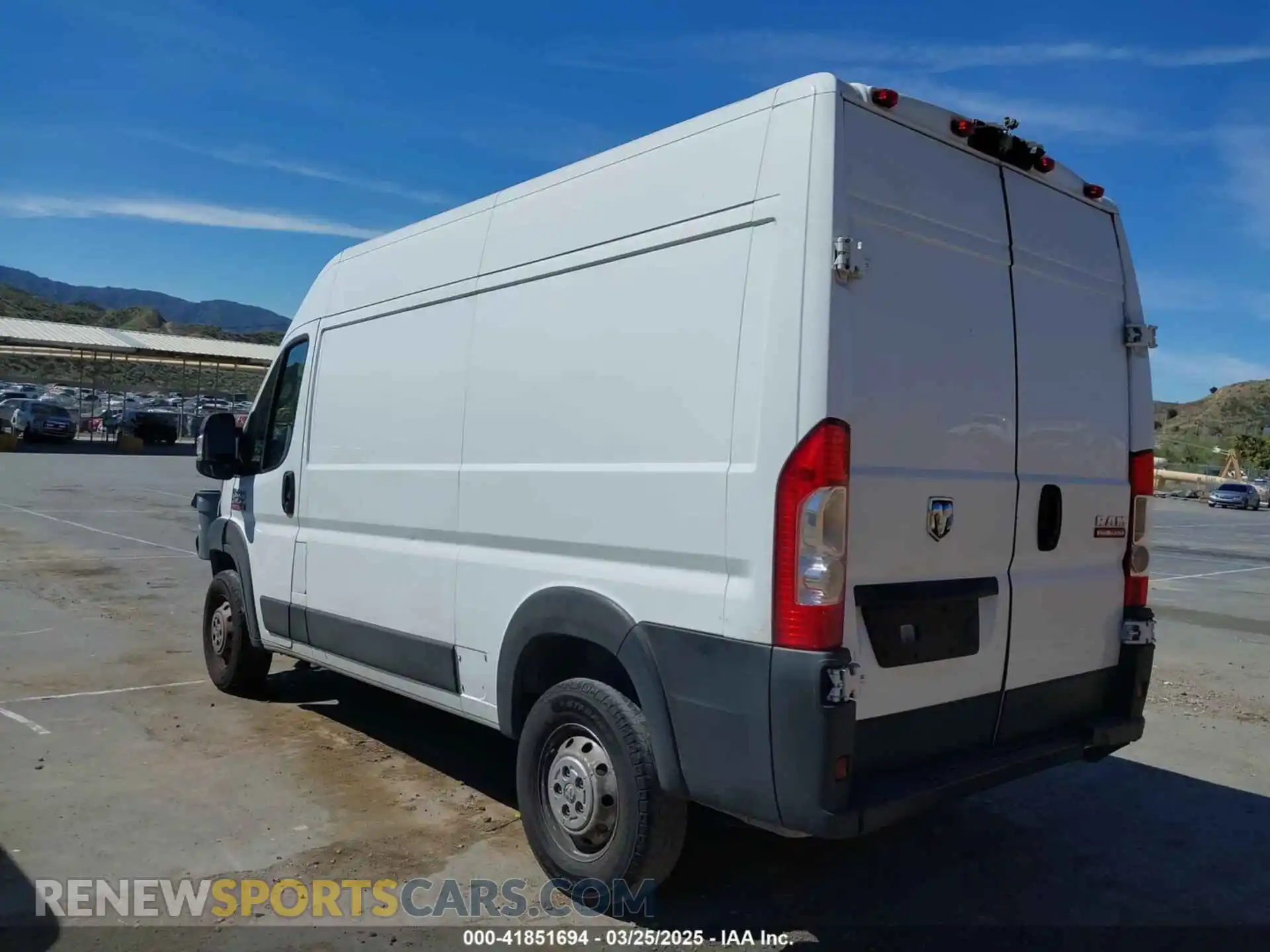 3 Photograph of a damaged car 3C6TRVCG6KE526501 RAM PROMASTER 2500 2019
