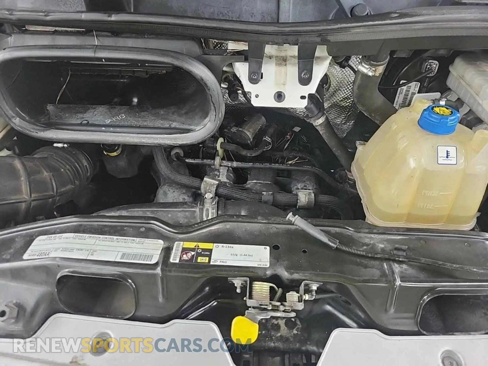 3 Photograph of a damaged car 3C6TRVDG3KE501005 RAM PROMASTER 2500 2019