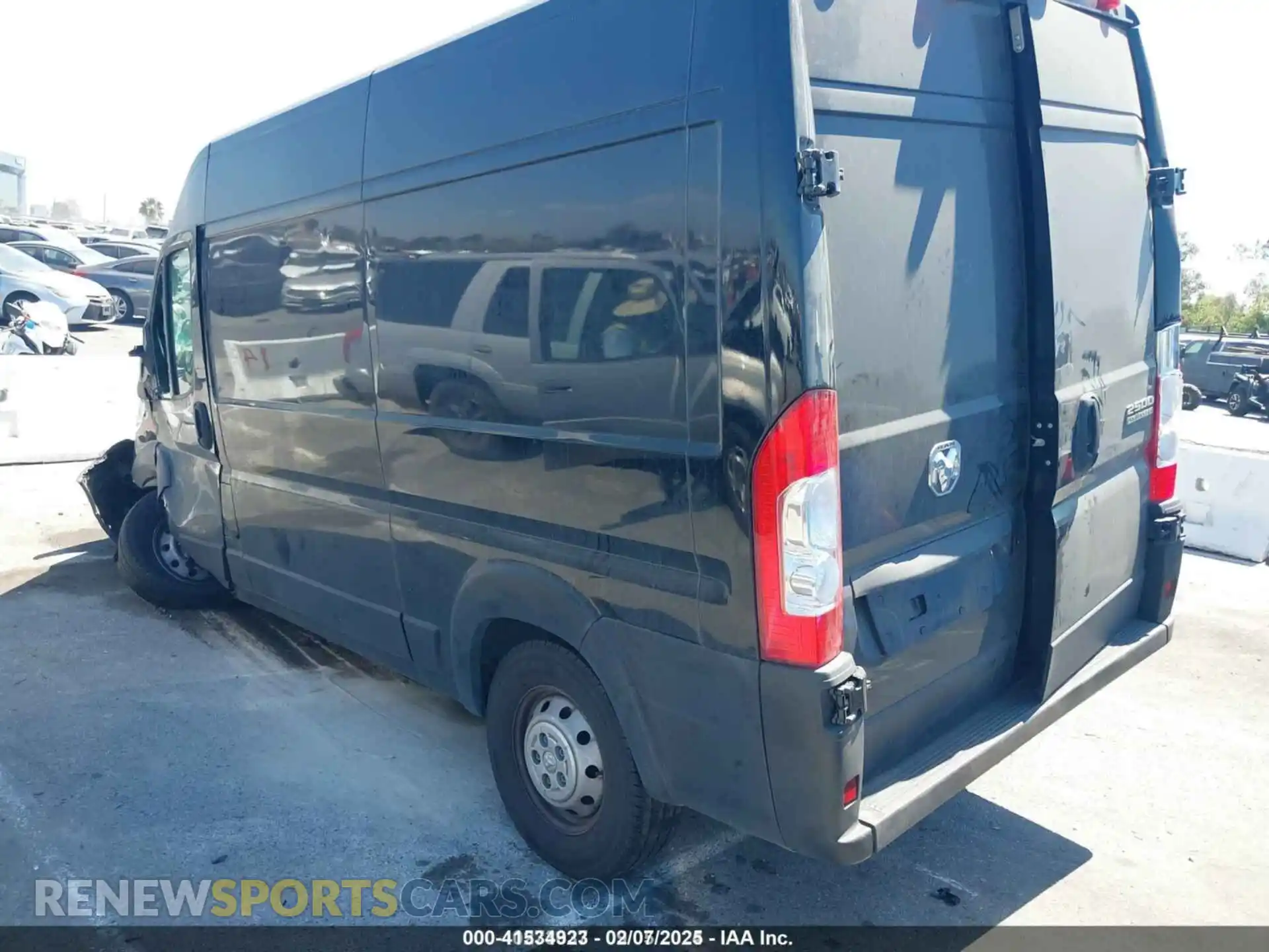 3 Photograph of a damaged car 3C6LRVCG5PE517392 RAM PROMASTER 2500 2023