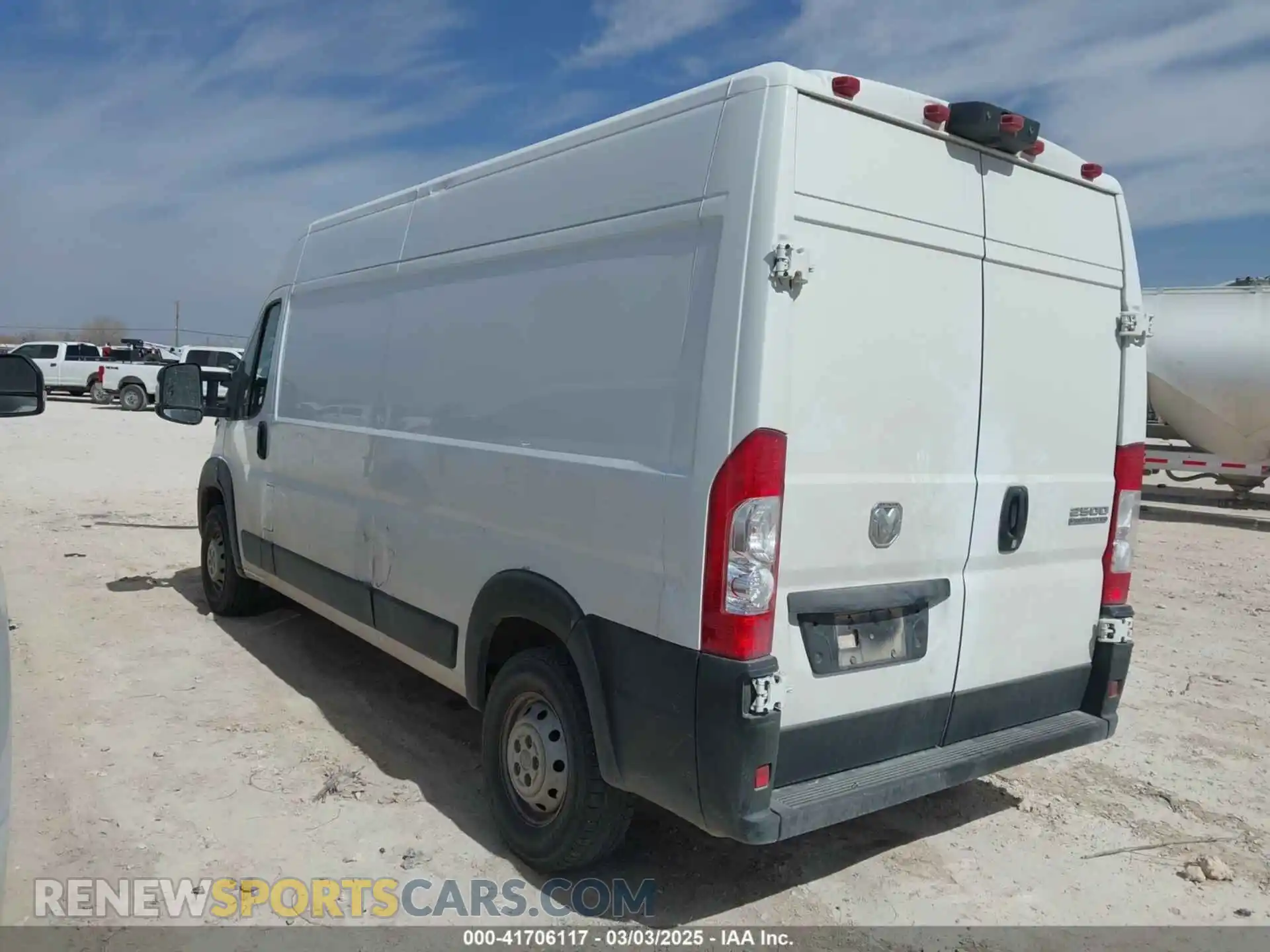 3 Photograph of a damaged car 3C6LRVDG5PE535356 RAM PROMASTER 2500 2023
