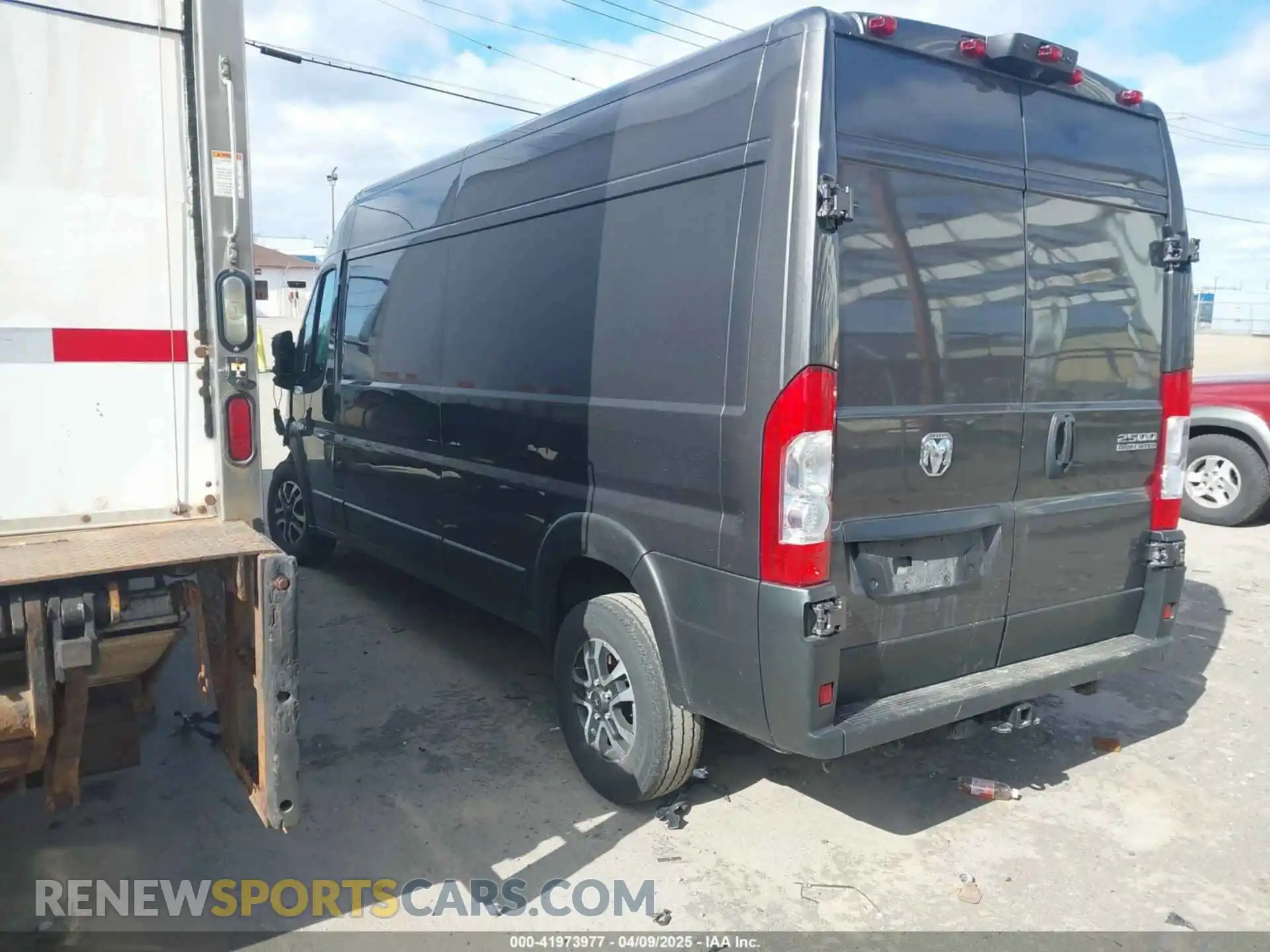 3 Photograph of a damaged car 3C6LRVDG7PE547718 RAM PROMASTER 2500 2023