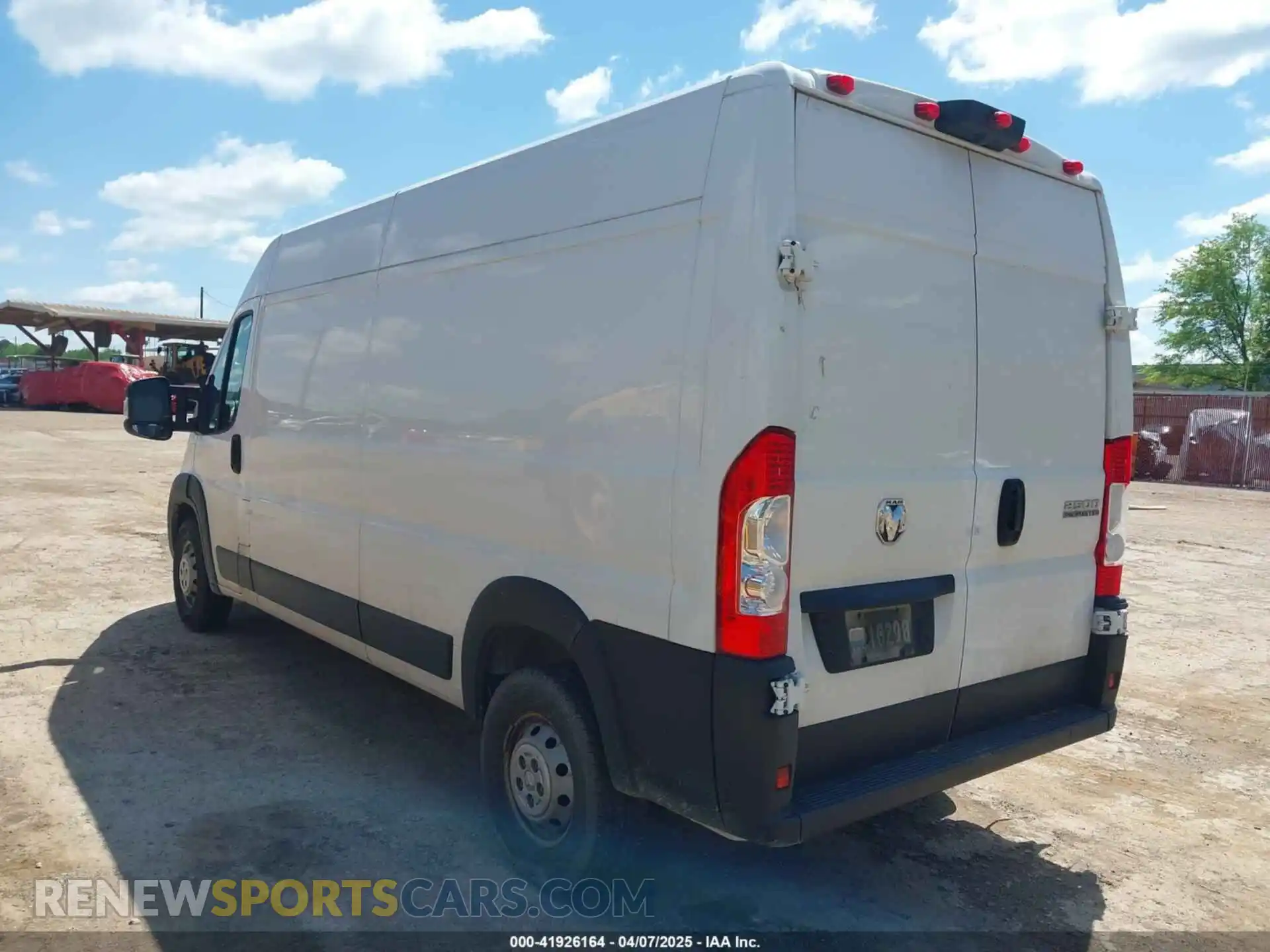 3 Photograph of a damaged car 3C6LRVDG8PE552913 RAM PROMASTER 2500 2023