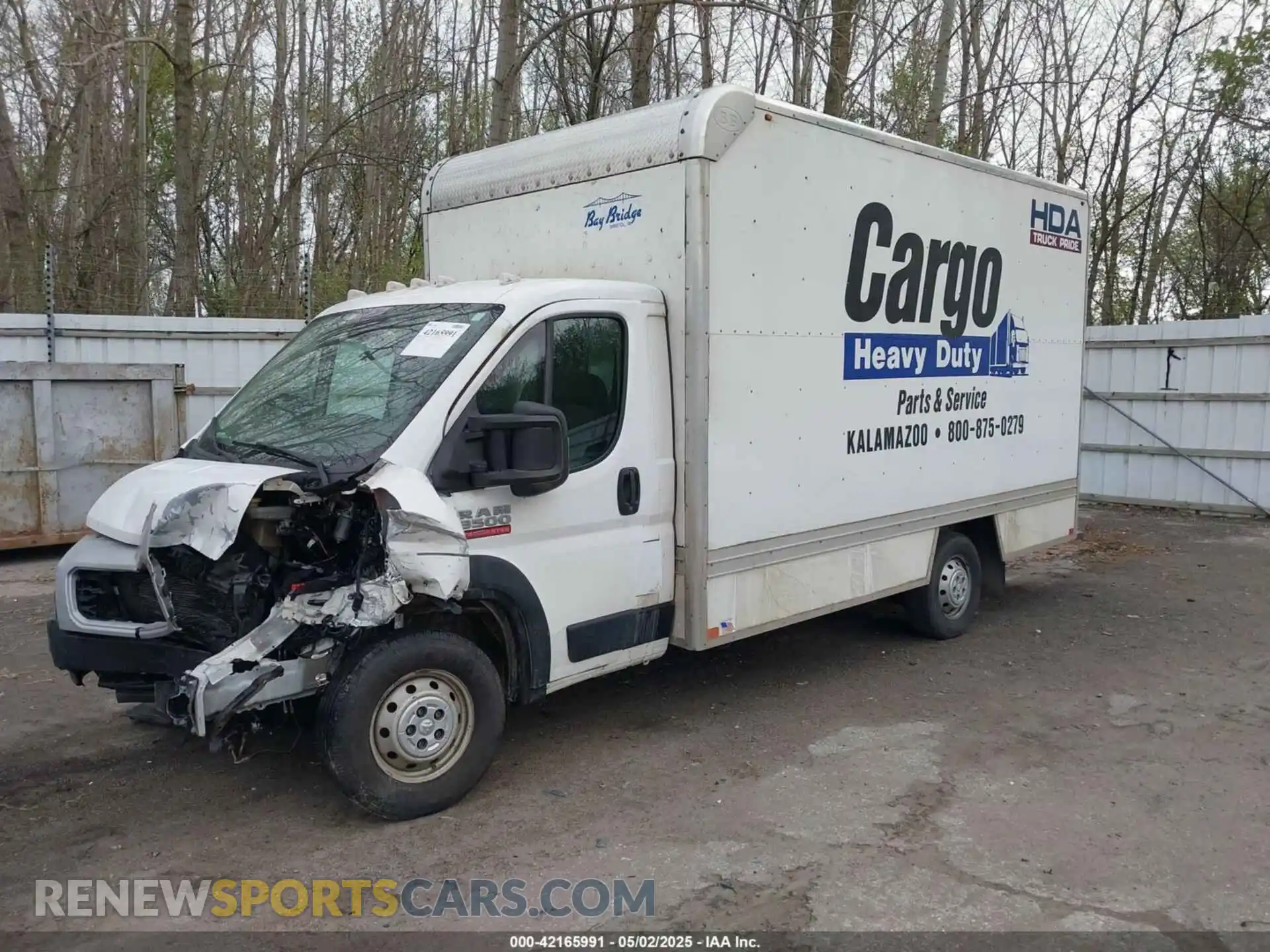 2 Photograph of a damaged car 3C7WRVMG4ME552122 RAM PROMASTER 3500 CUTAWAY 2021