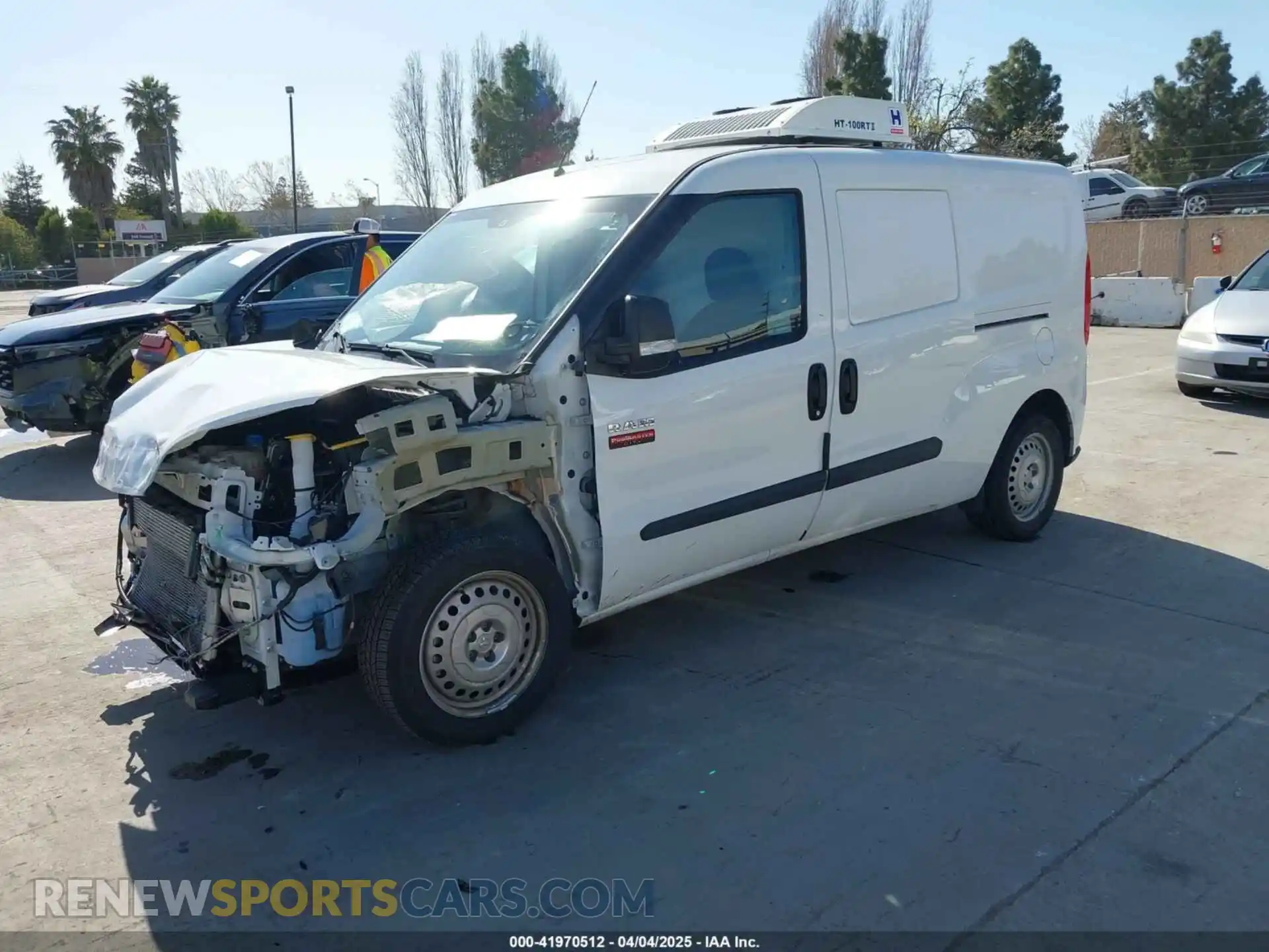 2 fotografías del automóvil dañado ZFBHRFAB5N6Y45879 RAM PROMASTER CITY 2022
