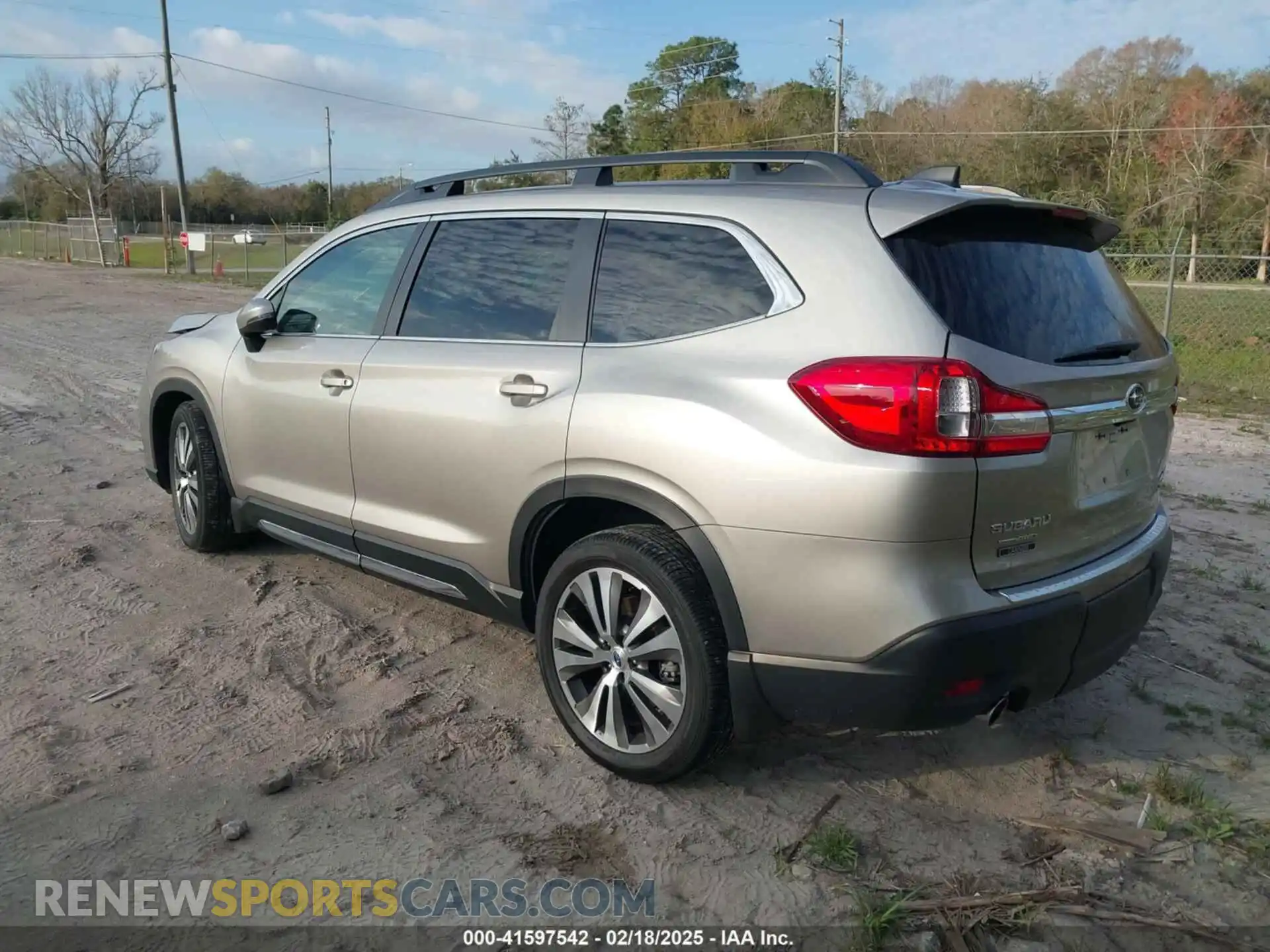 3 Photograph of a damaged car 4S4WMAJD6K3489569 SUBARU ASCENT 2019