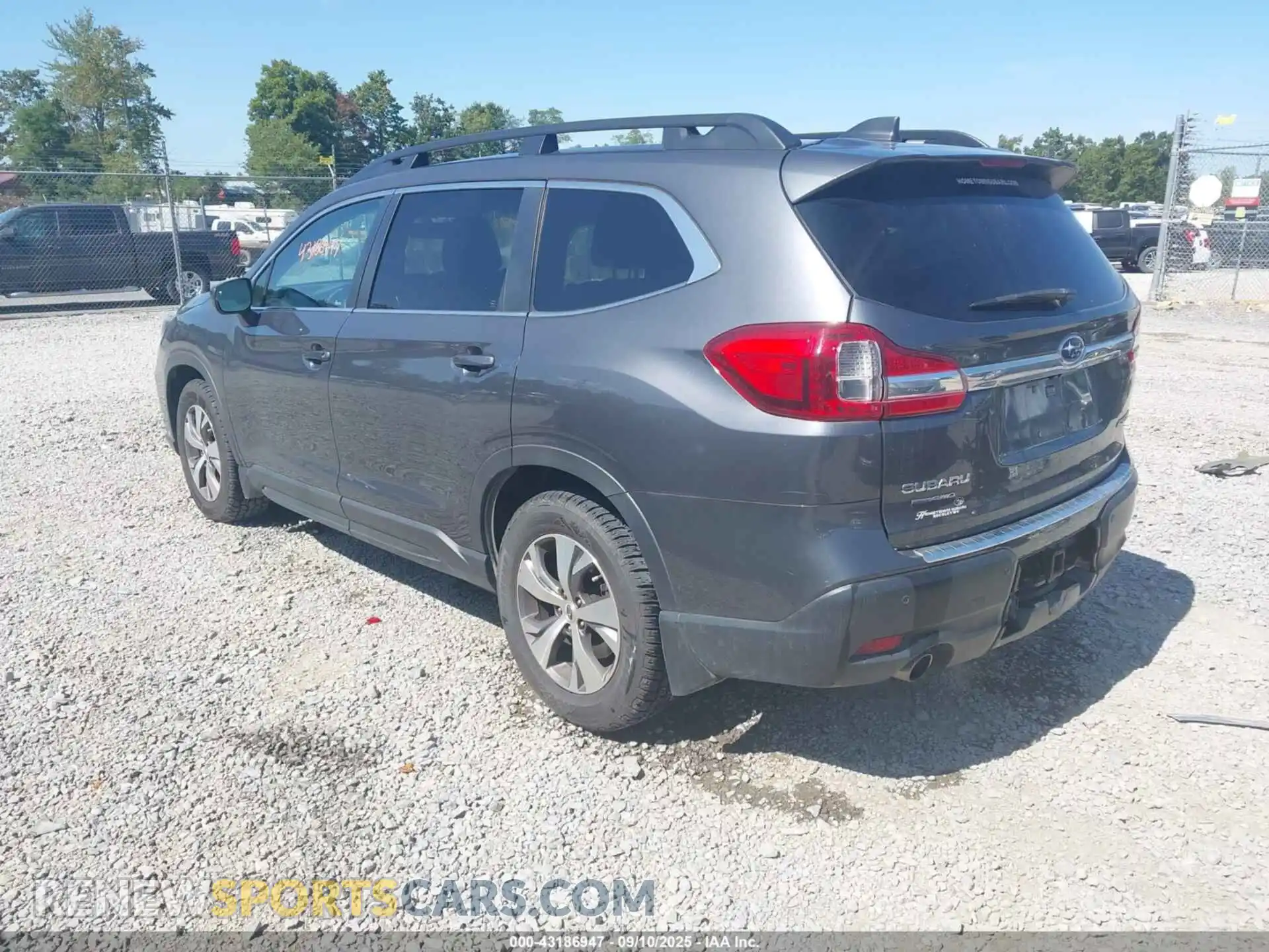 3 Photograph of a damaged car 4S4WMAFD3M3419278 SUBARU ASCENT 2021