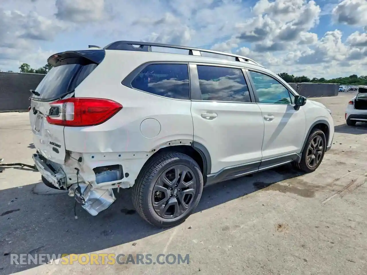 3 Photograph of a damaged car 4S4WMAHD5P3460626 SUBARU ASCENT 2023